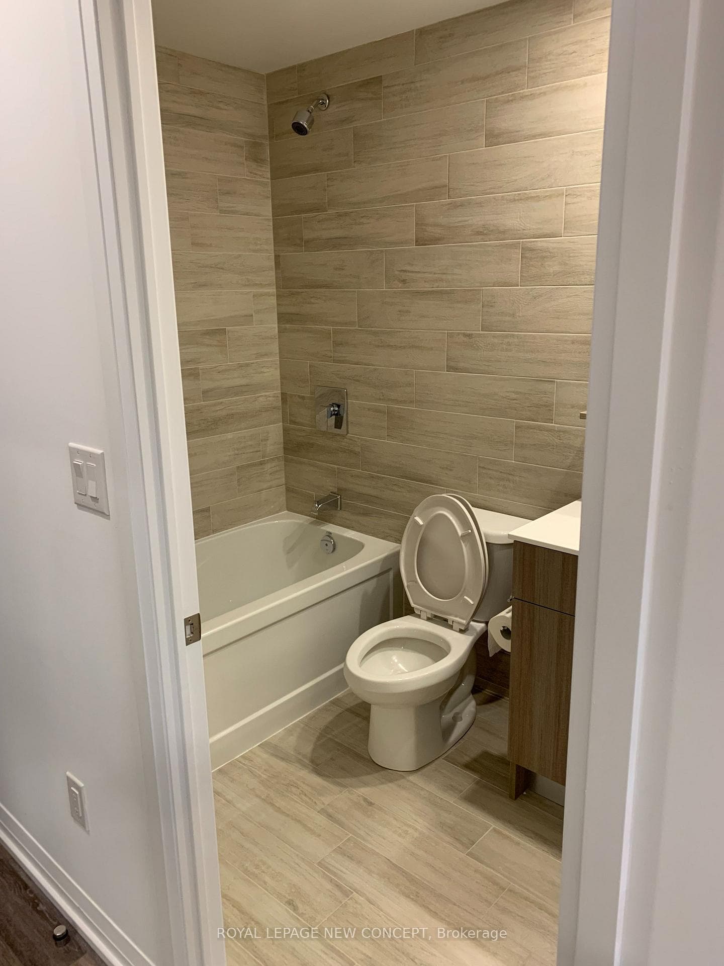 75 Canterbury Place Unit 603 photo 5