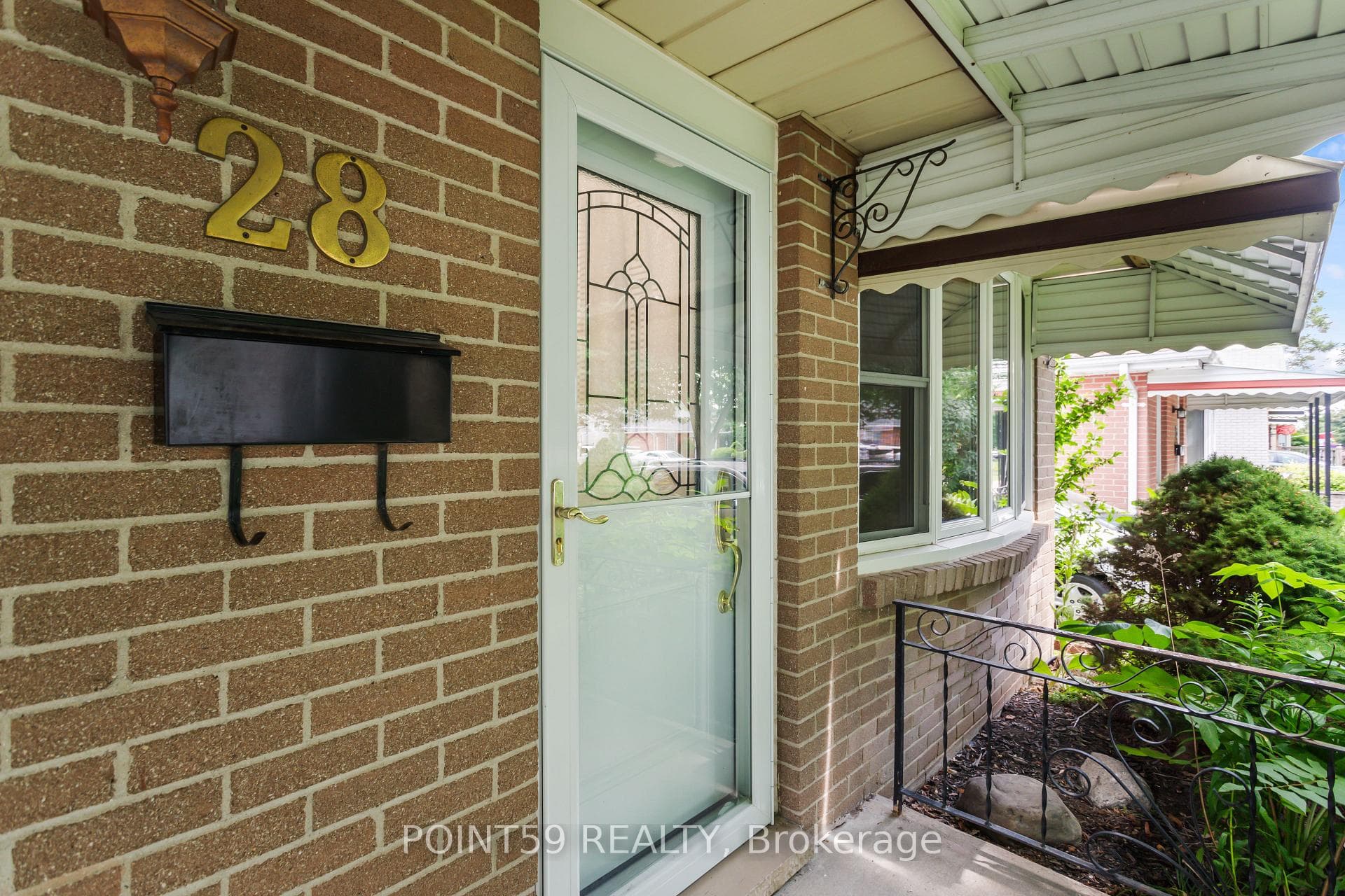 28 BUCHAN Road photo 4