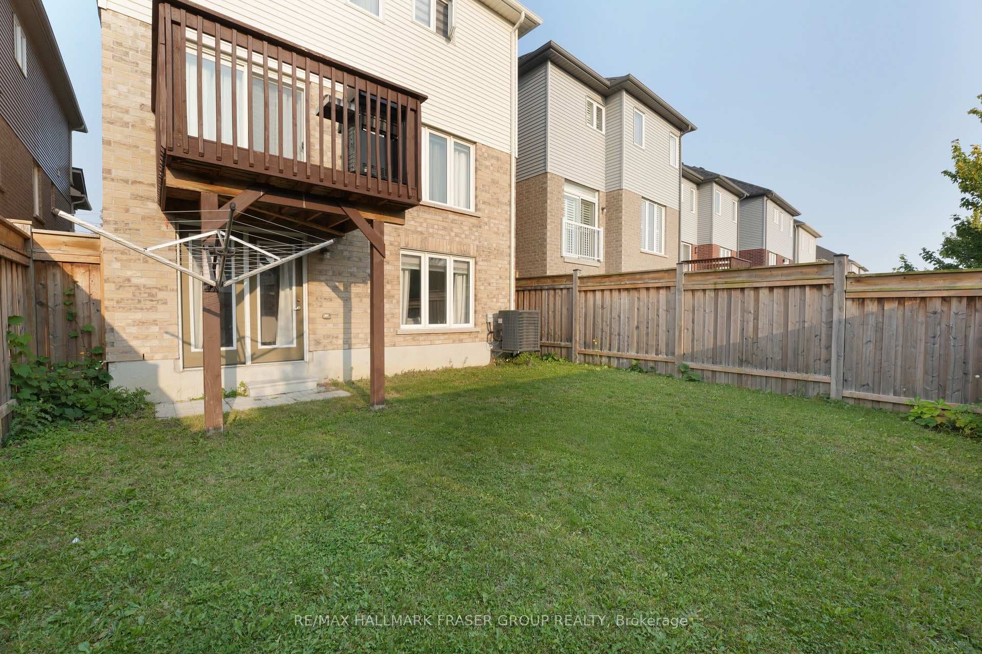 1800 Silverstone Crescent photo 36