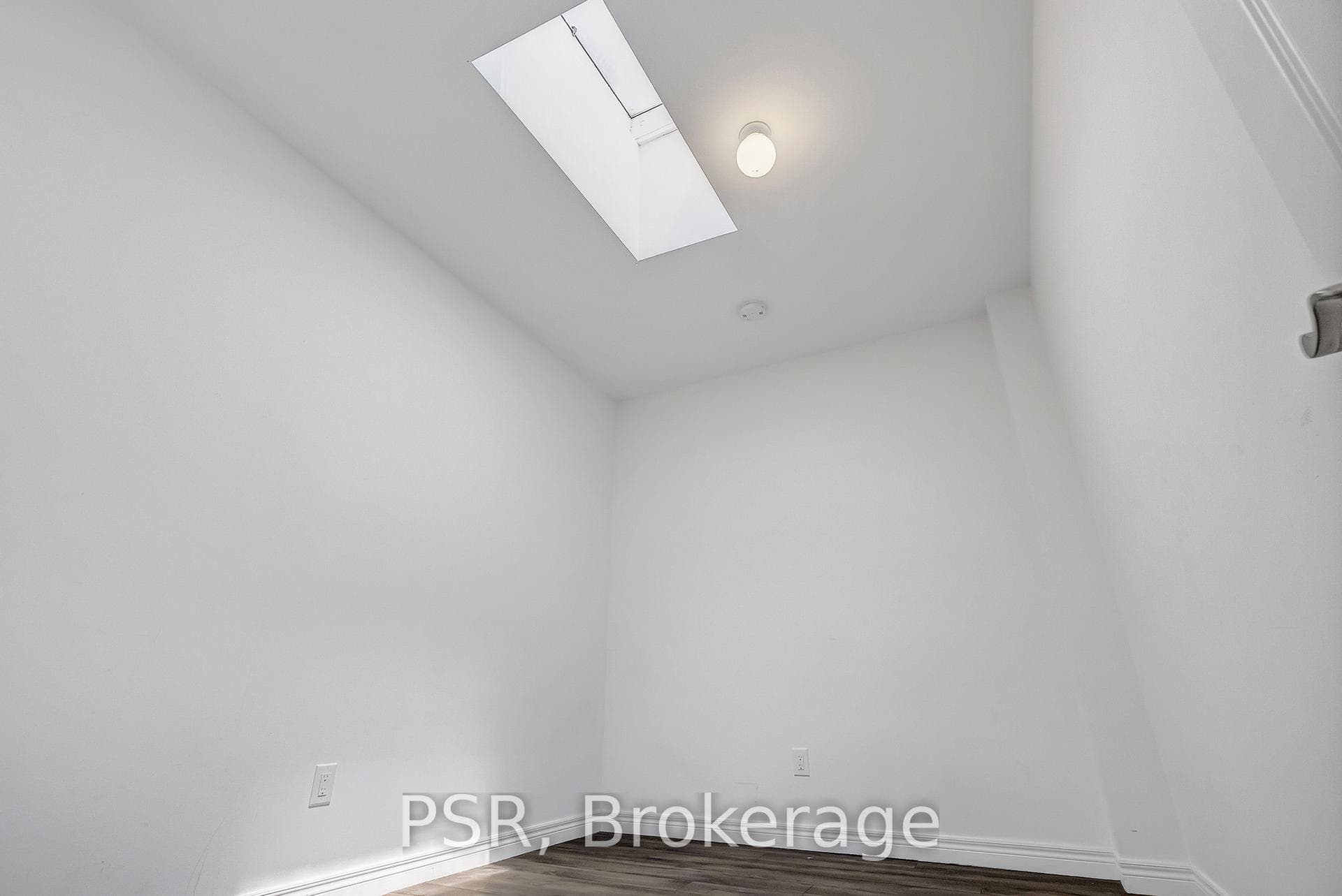 464 College Street Unit 3 photo 18