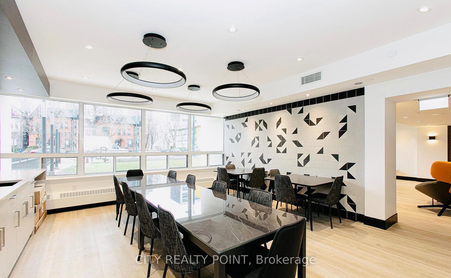 666 Spadina Avenue Unit 1101 photo 9