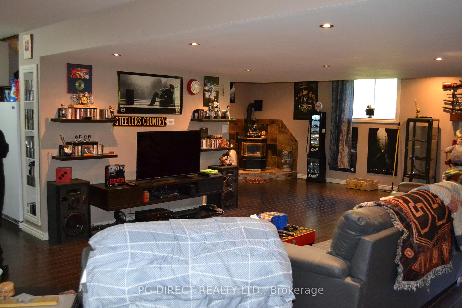 270 Pinecreek Crescent photo 14