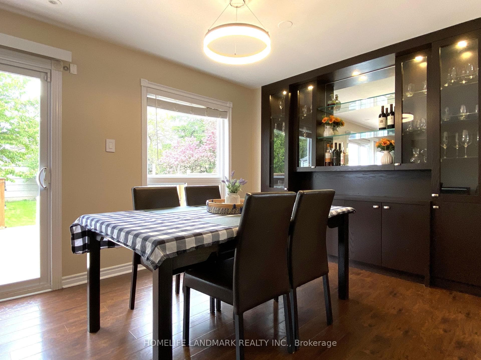 228 Snowshoe Crescent photo 15