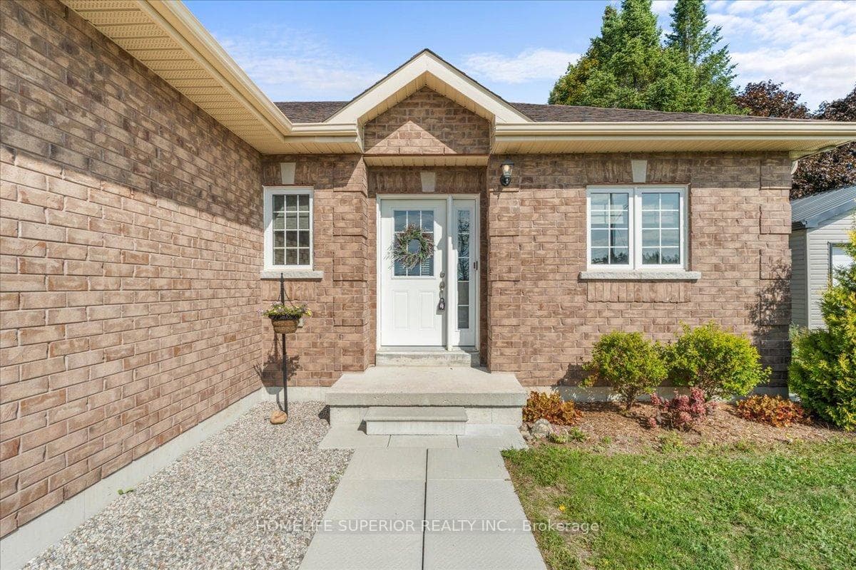 42 Birch Street photo 3