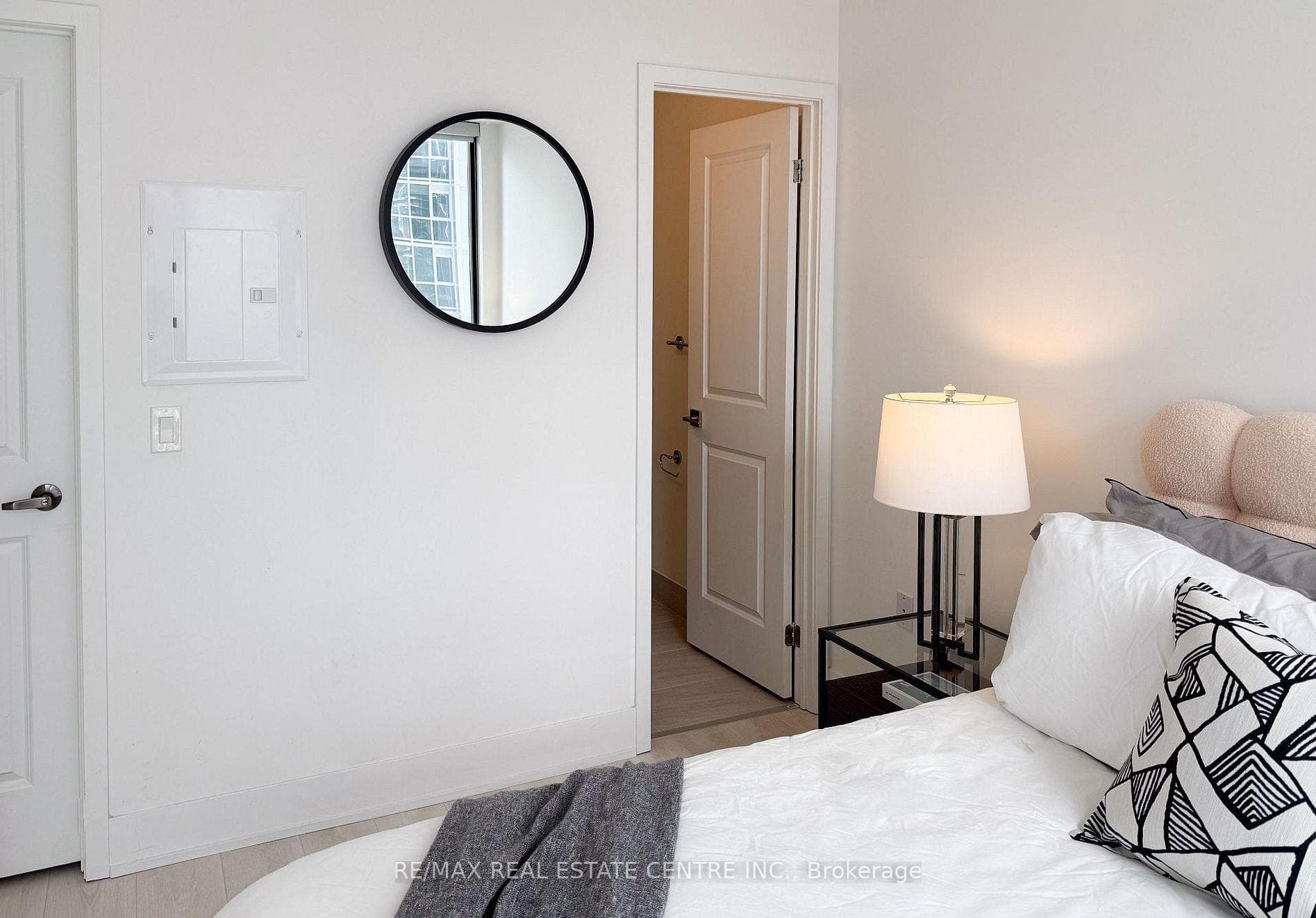 2916 Highway 7 Road Unit 1210 photo 16
