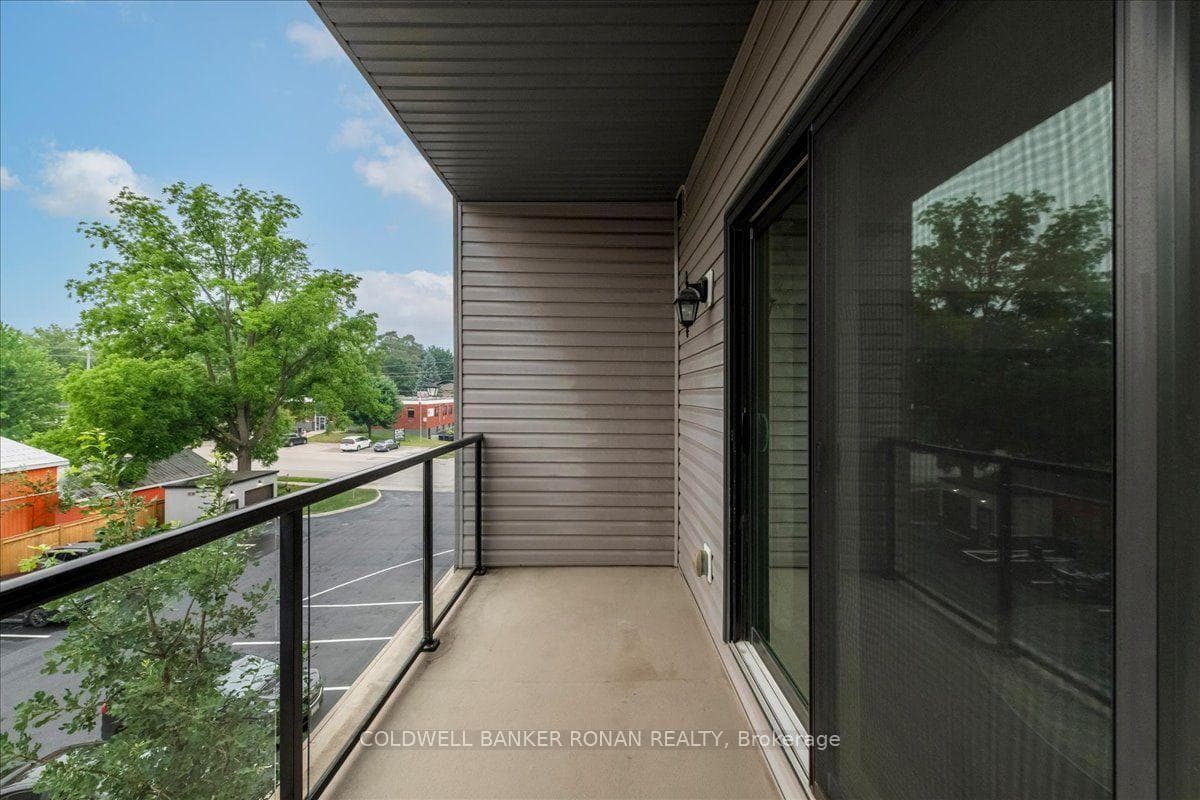 69 Boyne Street Unit 310 photo 10