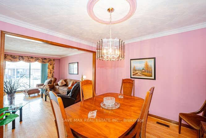 20 Bramhall Court photo 4