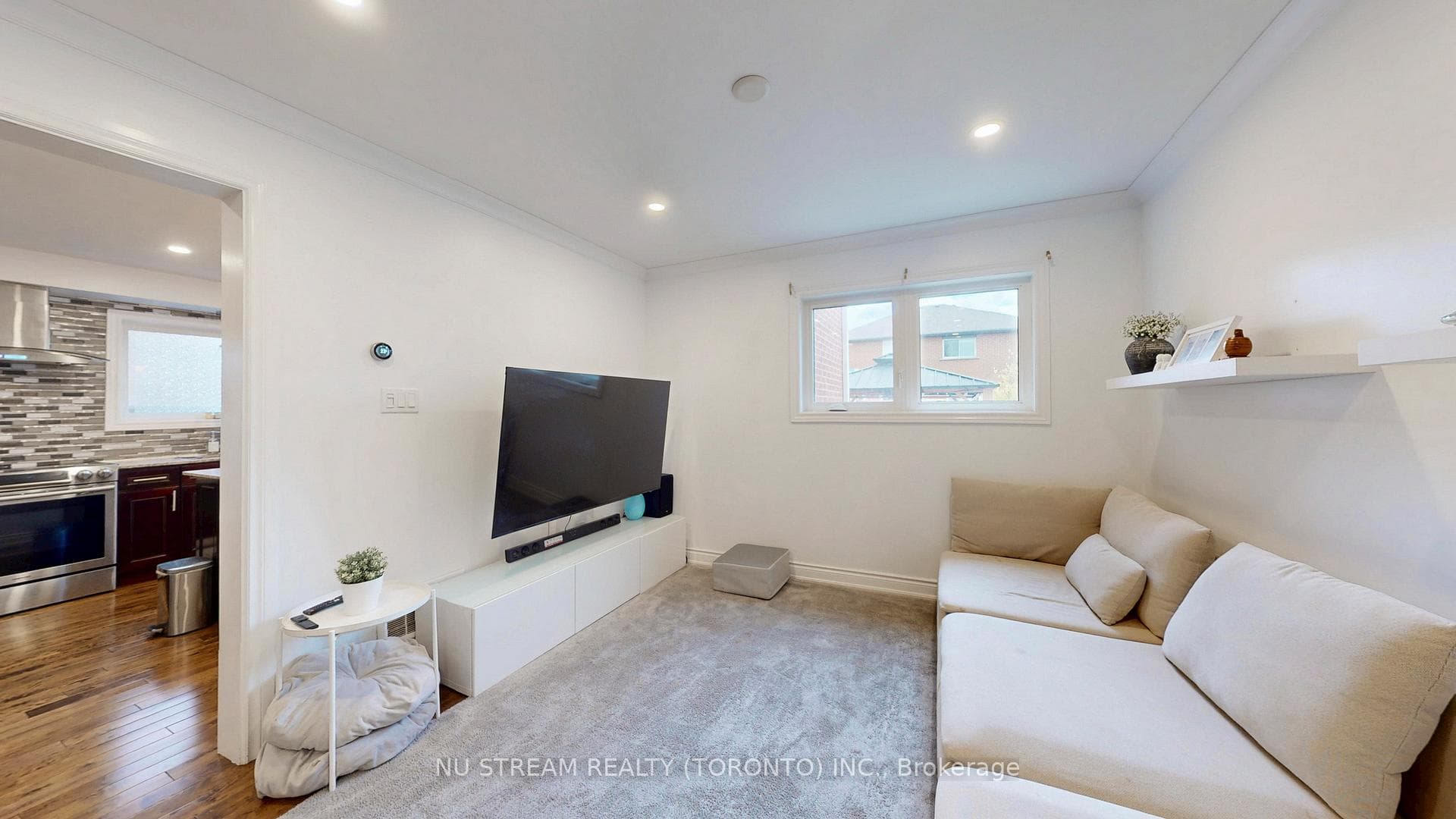 3926 Hazelridge Road photo 5