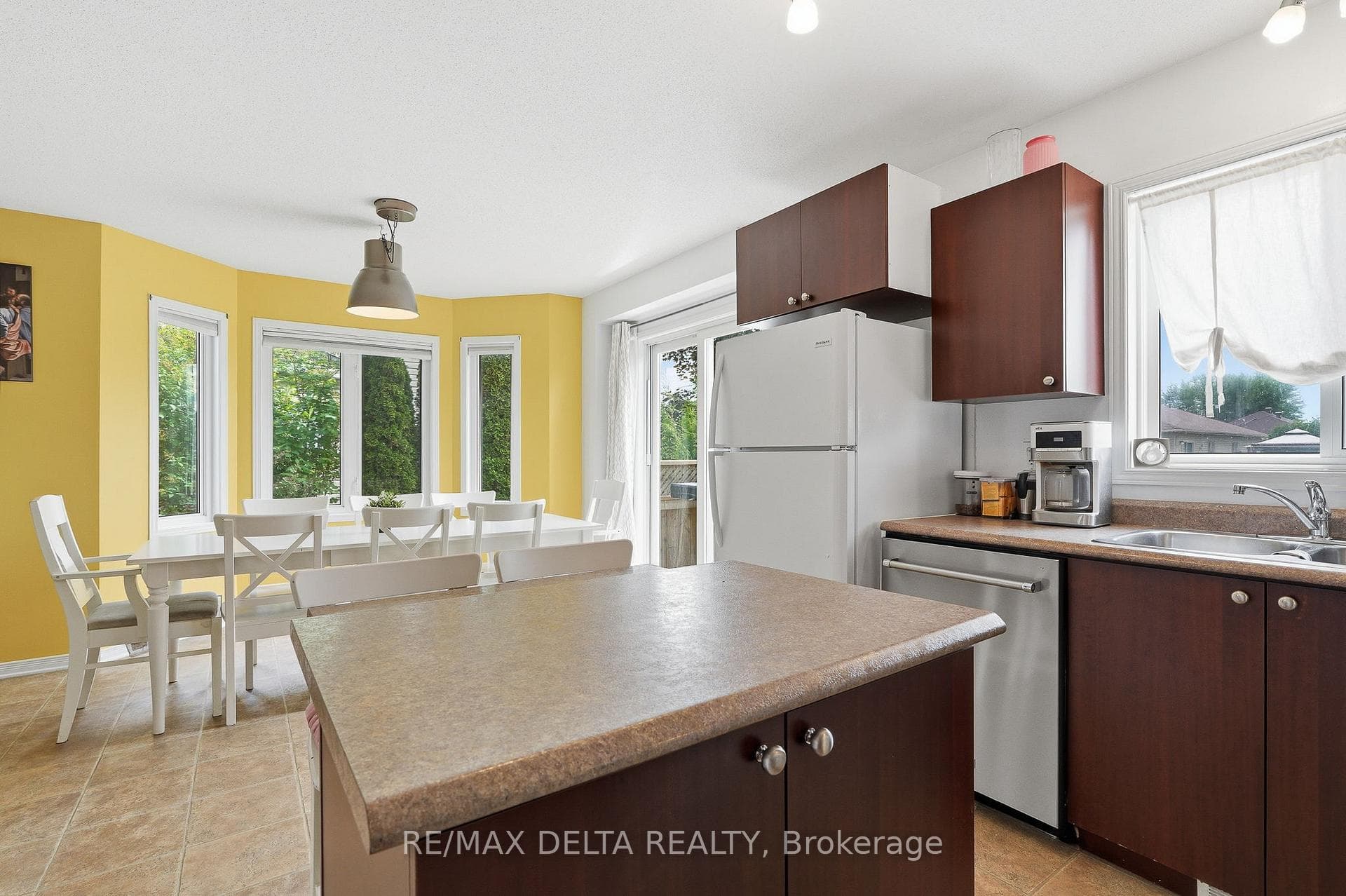 123 Panorama Avenue photo 15
