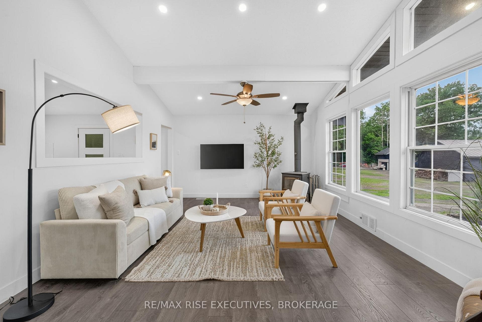 252 Hambly Road photo 6
