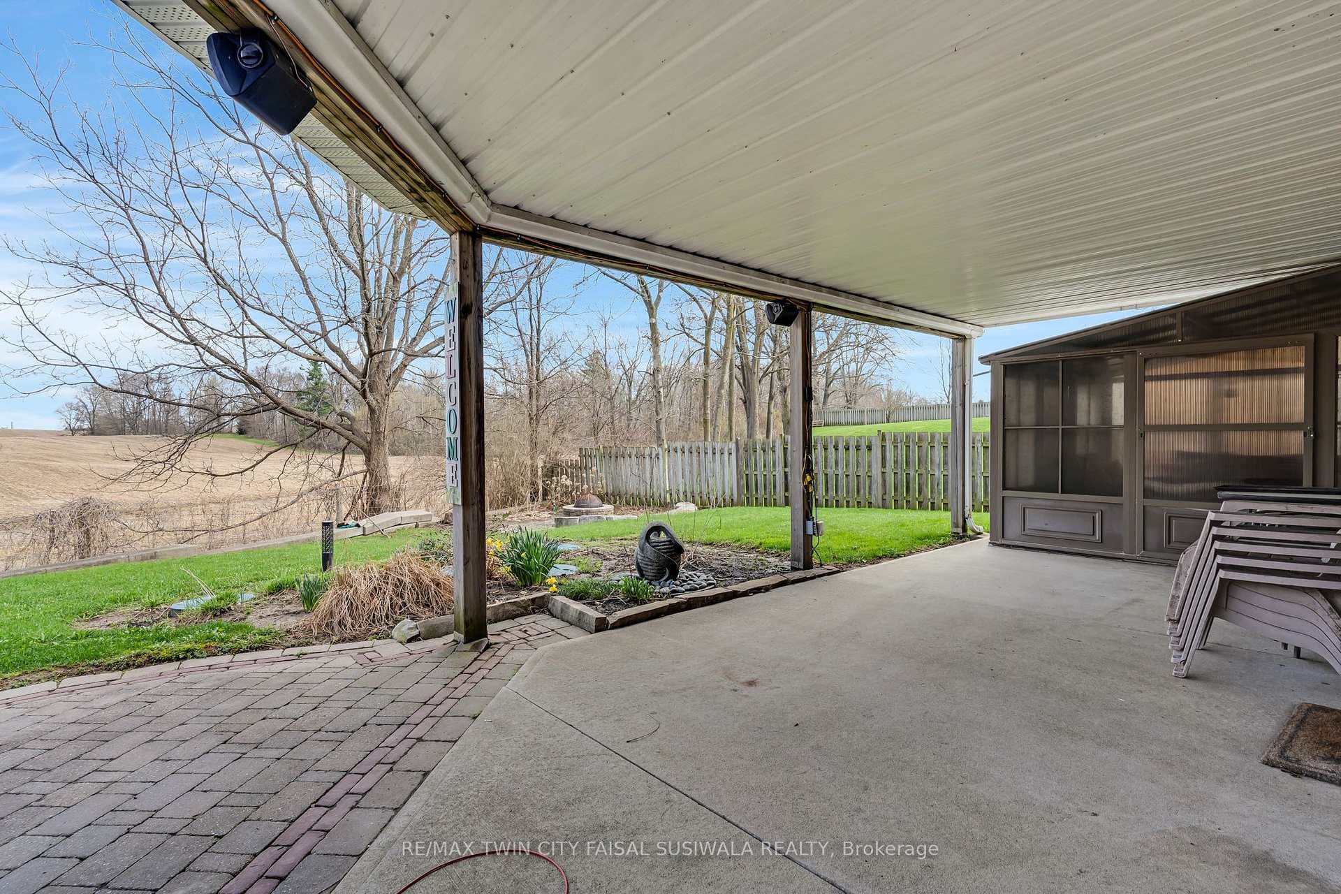 24 Brant Road photo 11