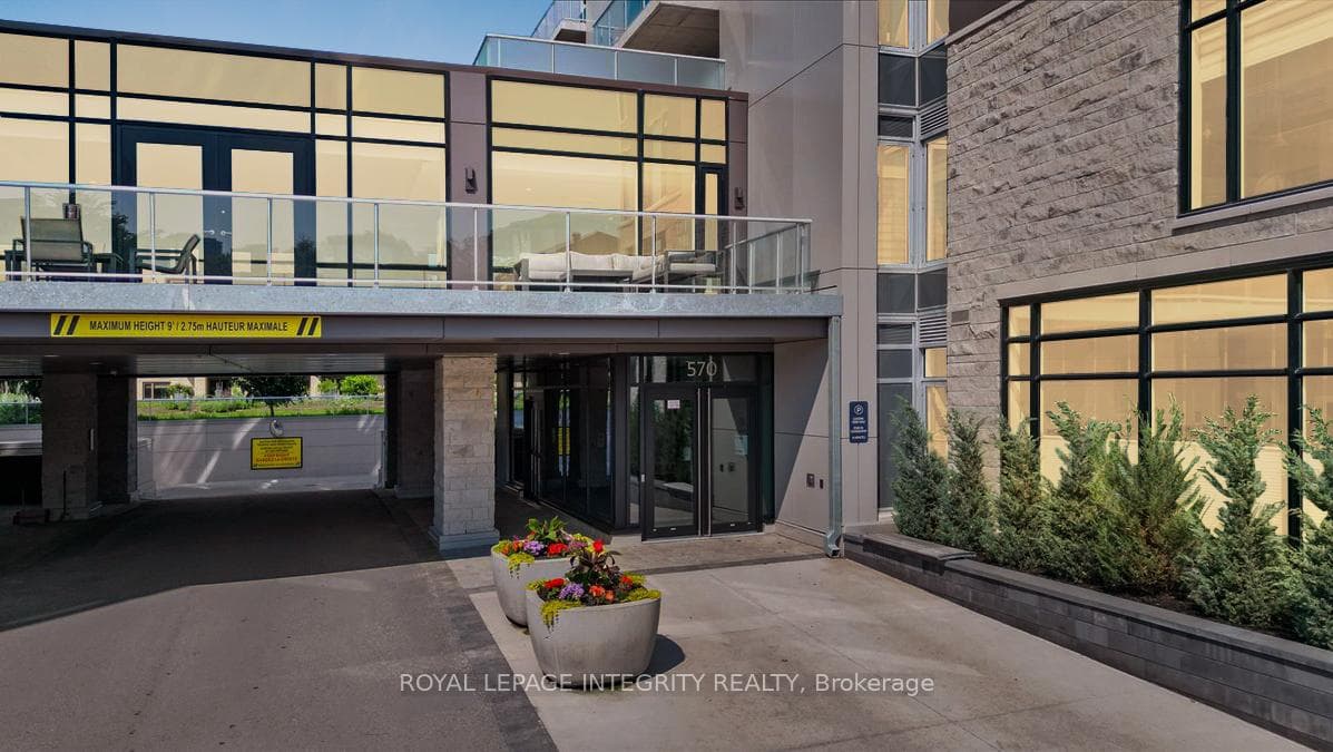 570 De Mazenod Avenue Unit 403 photo 2