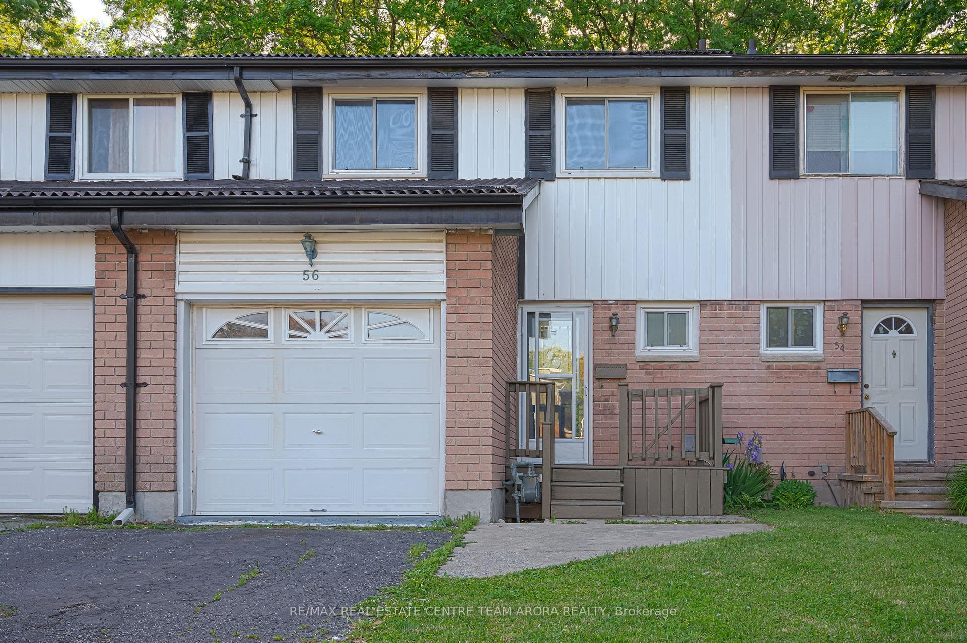 56 Fairview Crescent photo 1