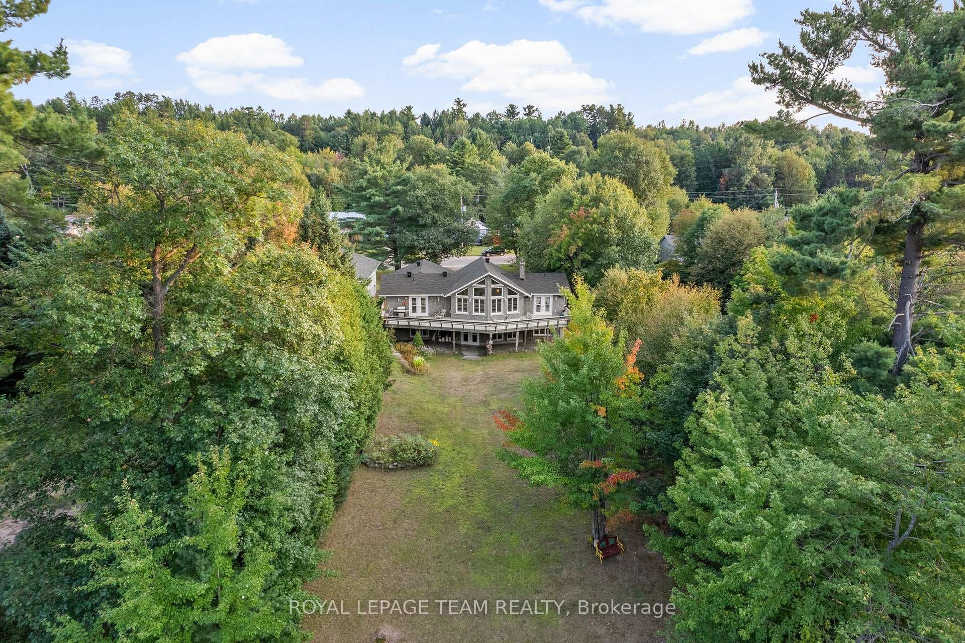 1349 Victoria Street photo 3