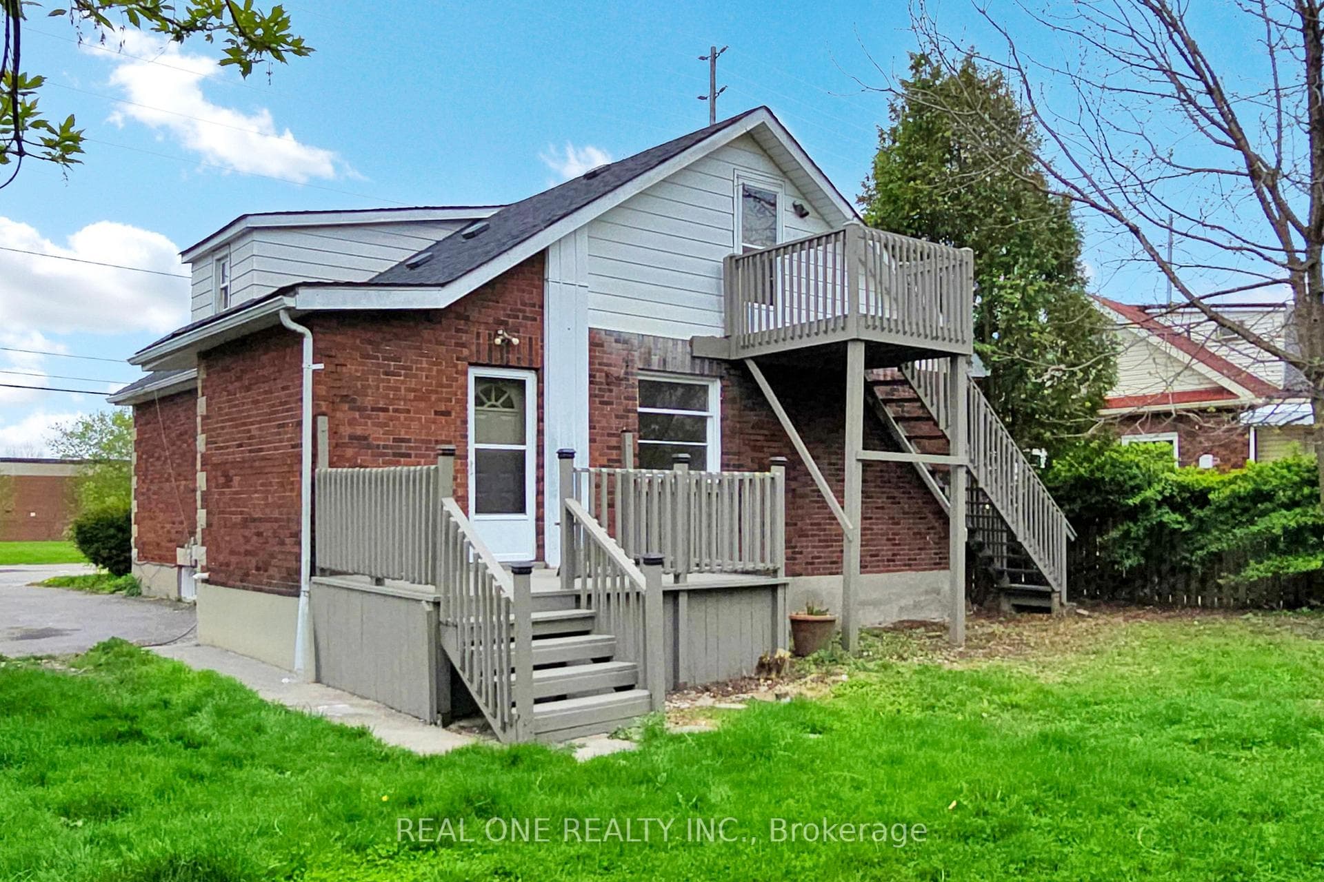 136 Gibb Street photo 44