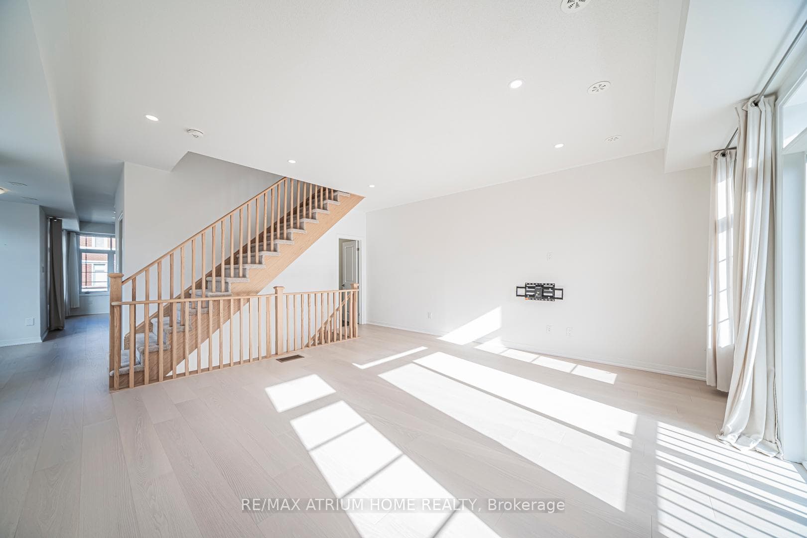 1 Sissons Way photo 4