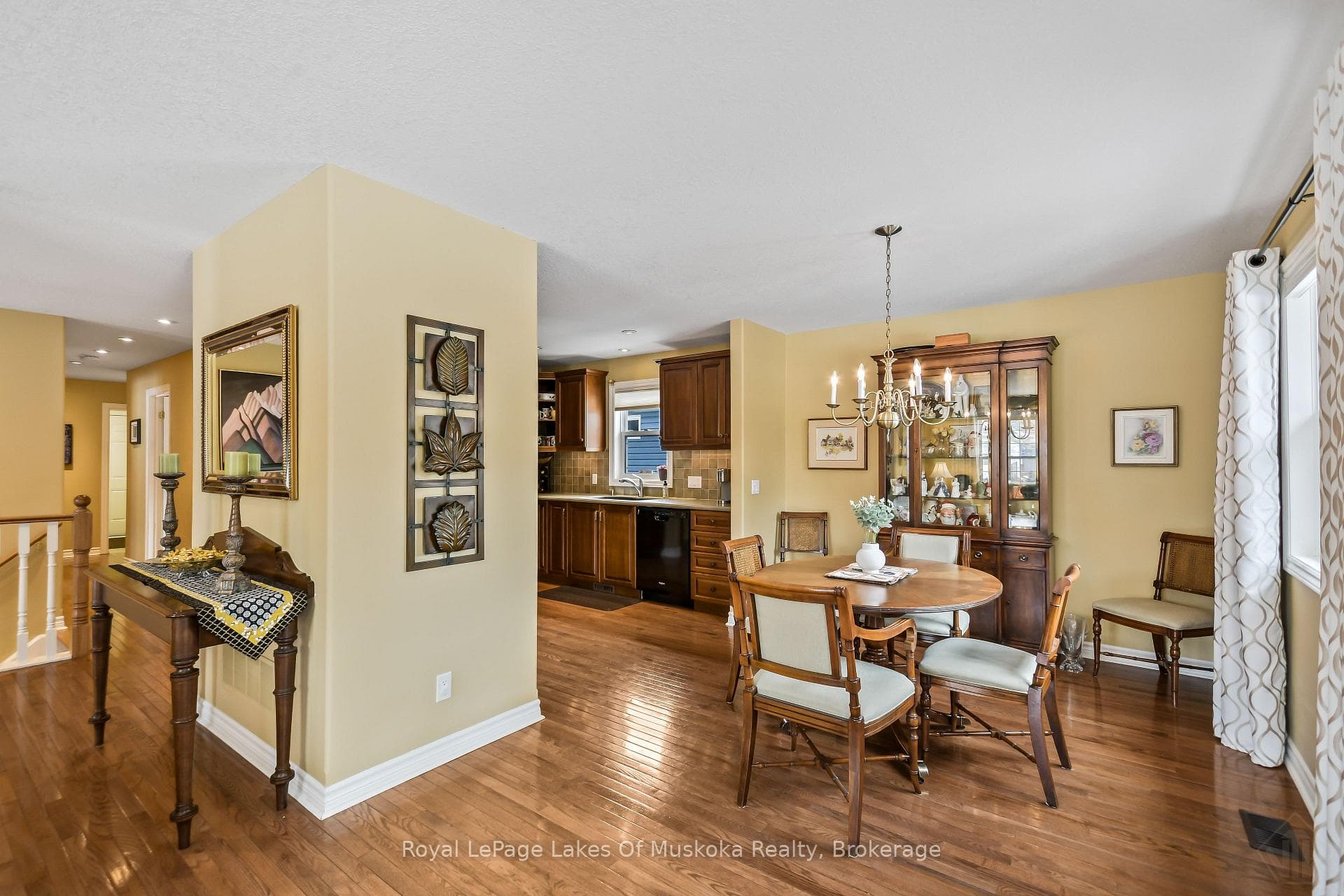 2 Inveraray Court photo 10