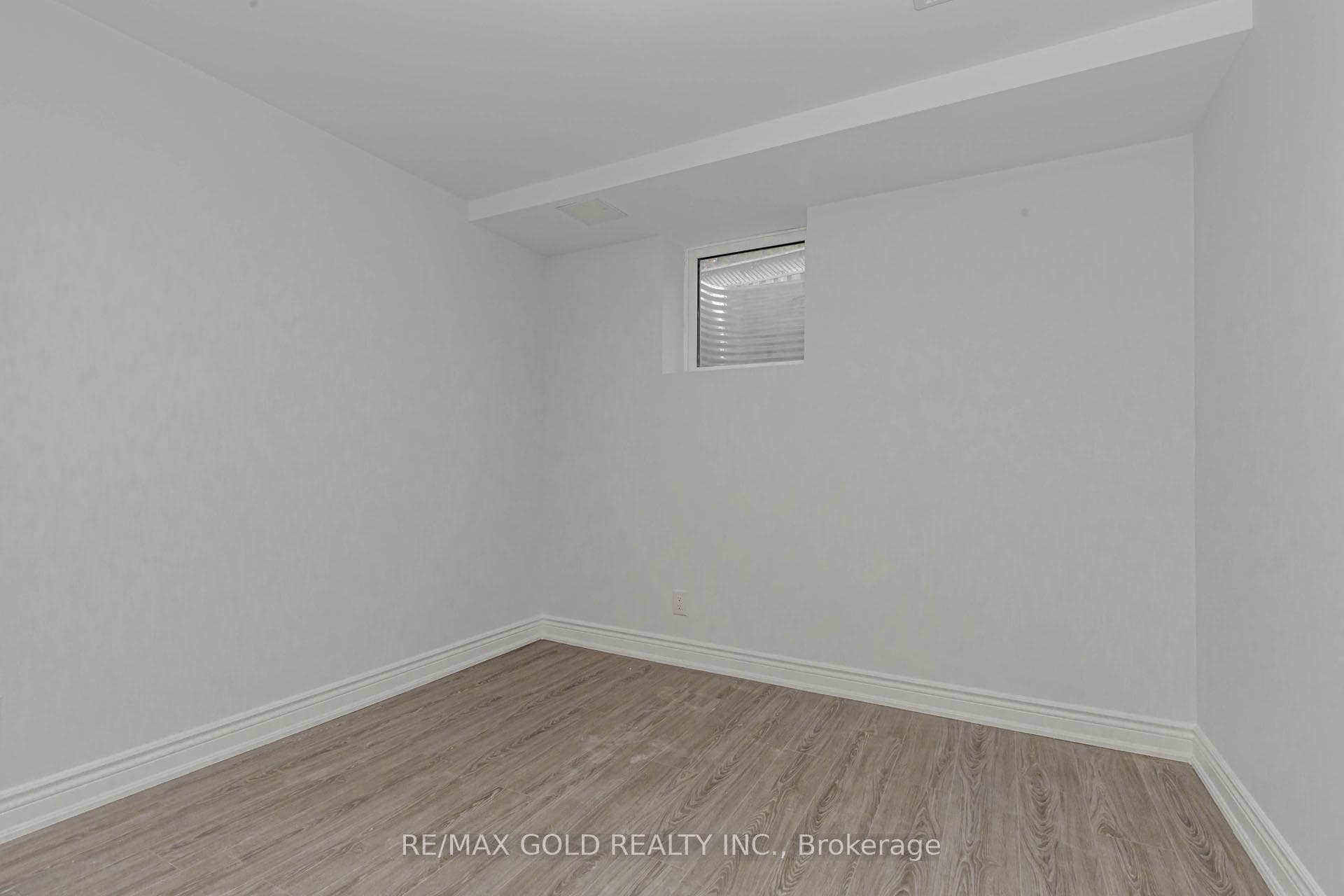 72 Chadwick Street Unit Basement photo 22