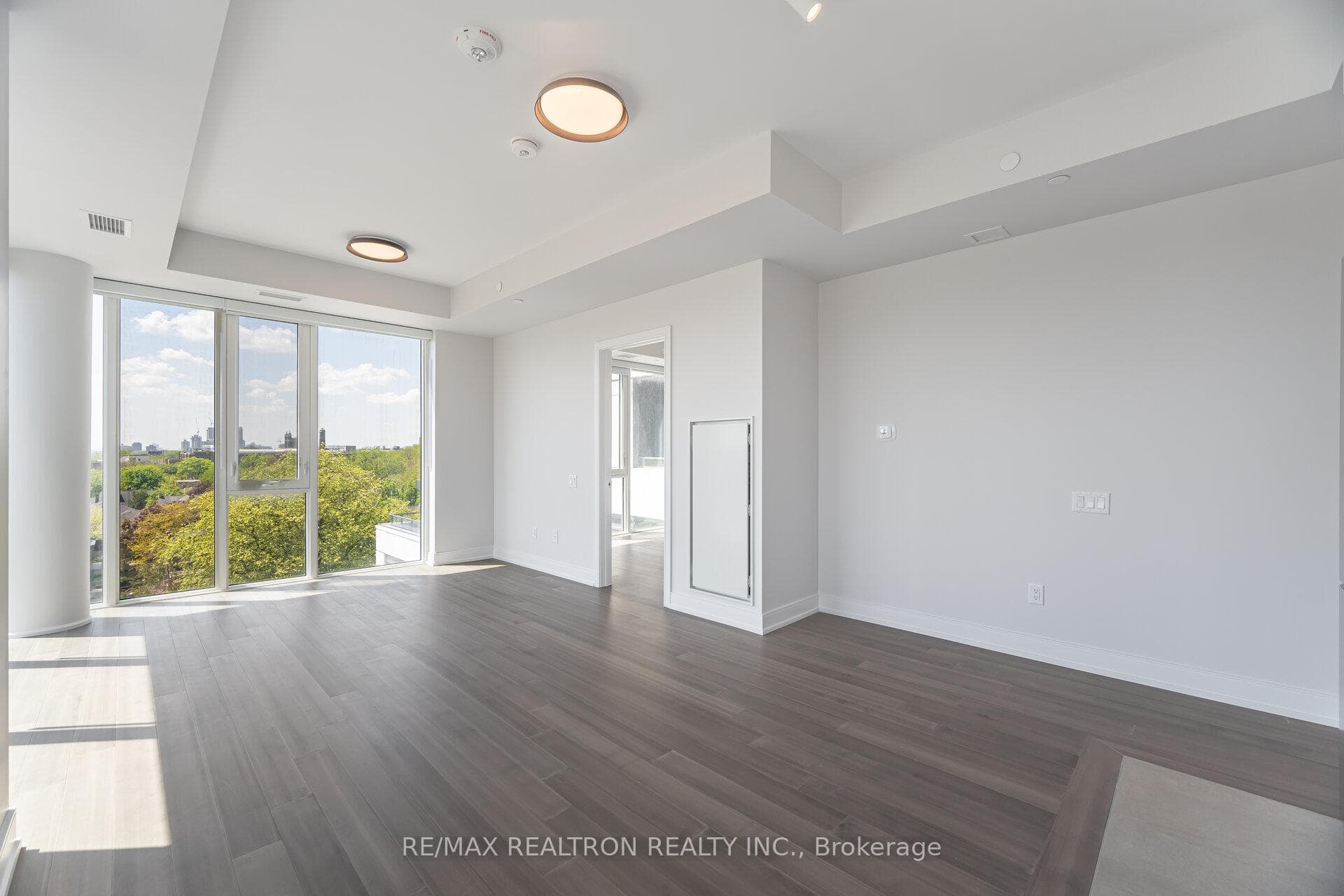 664 Spadina Avenue Unit 710 photo 4