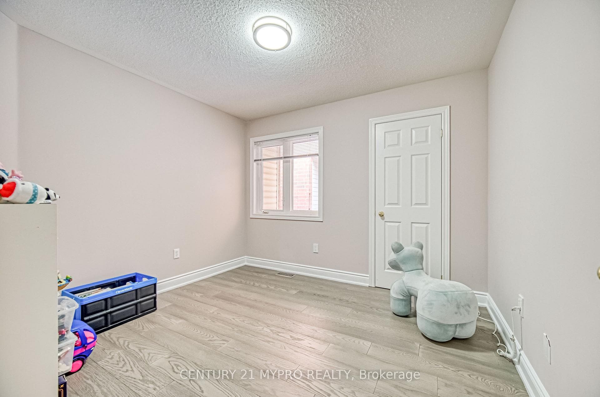 72 Vandervoort Drive photo 22