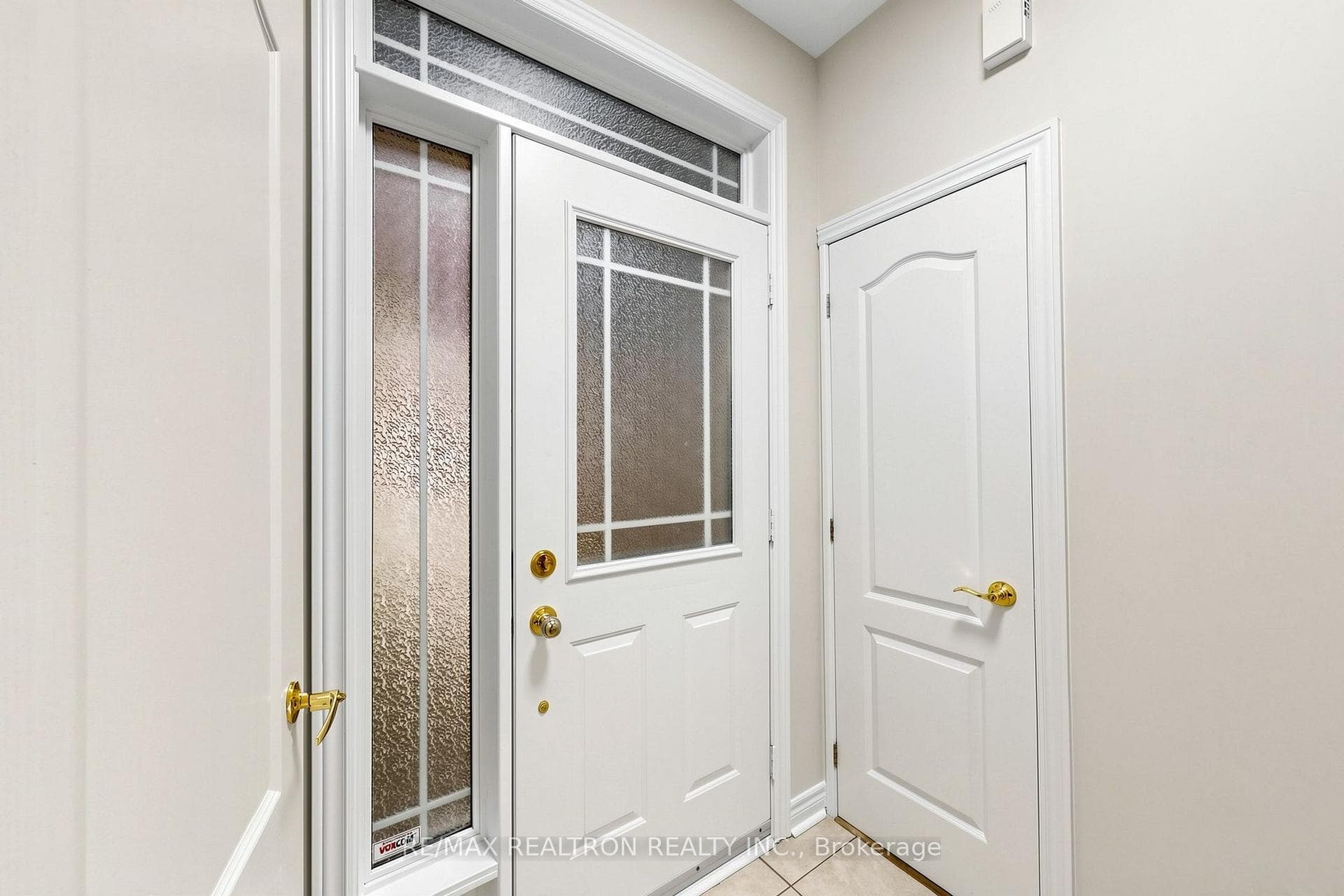 142 Mistywood Crescent photo 3