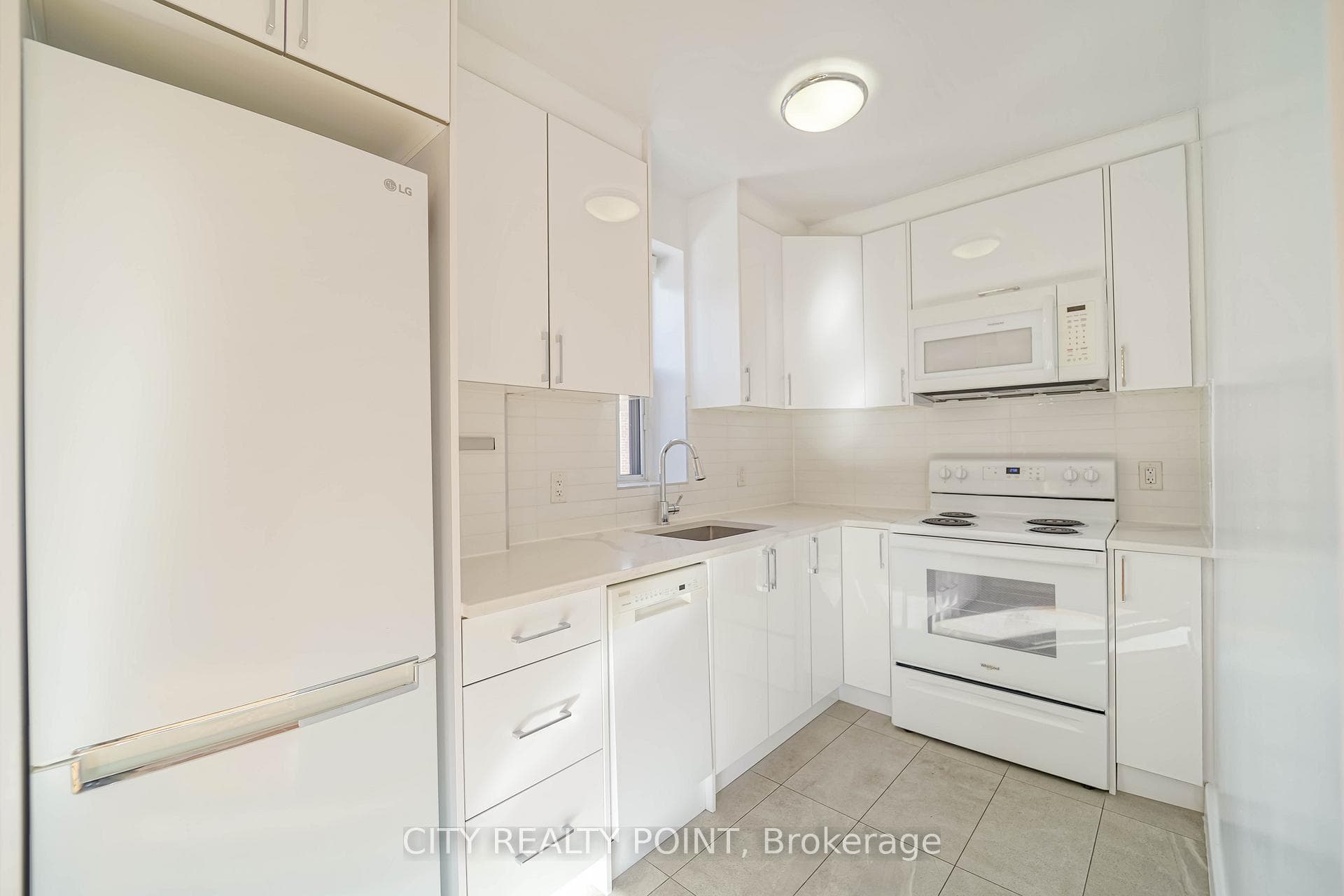 1291 Bayview Avenue Unit 201 photo 9