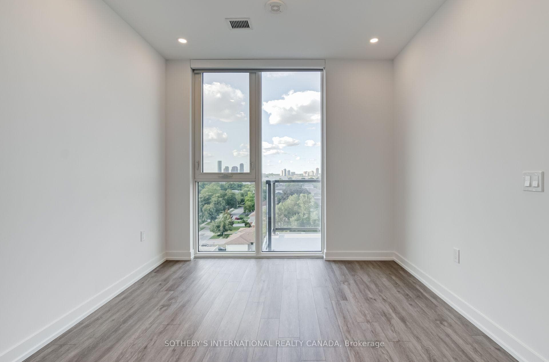 1195 The Queensway Avenue Unit 803 photo 17
