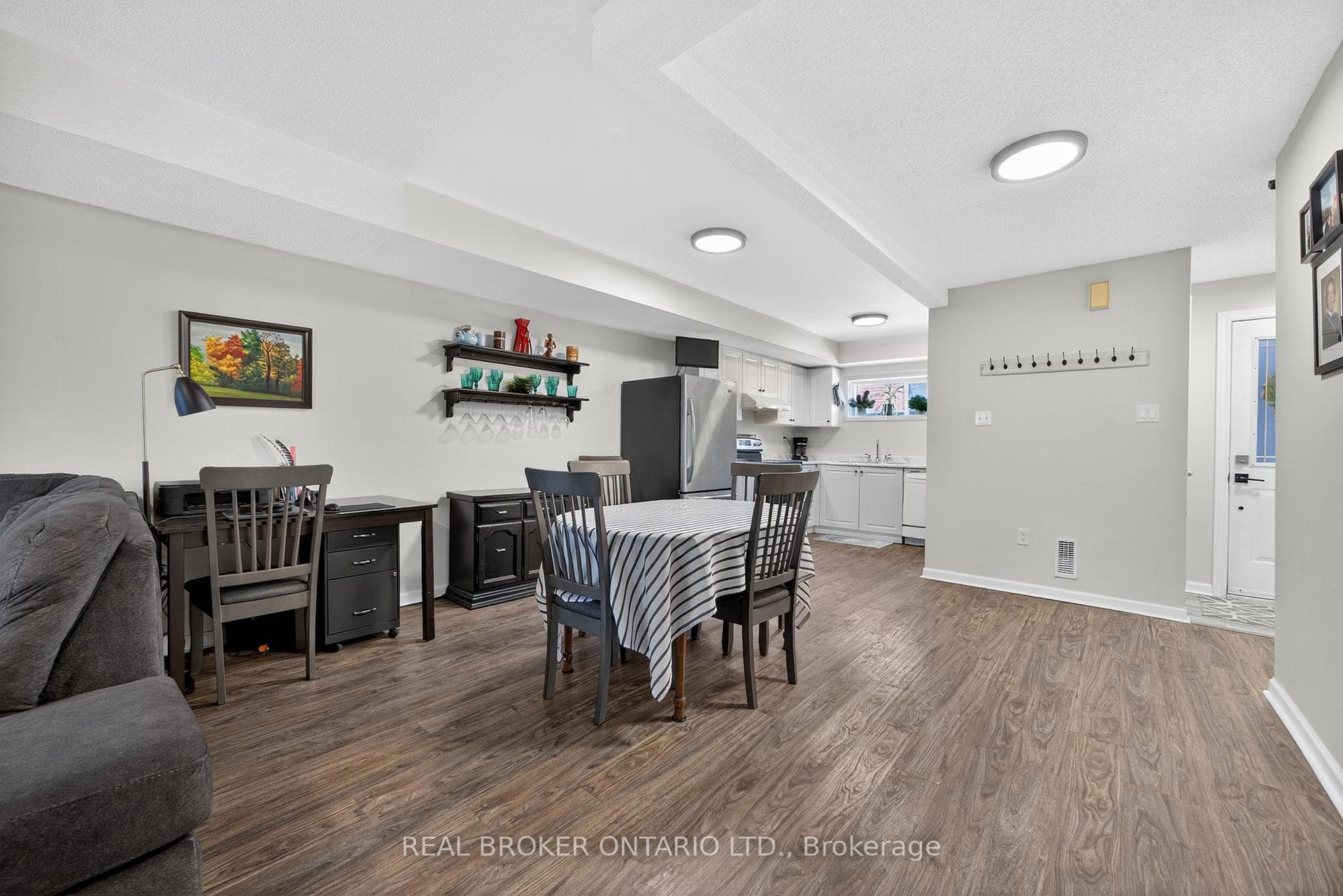 237 Ferndale Drive Unit 1 photo 9