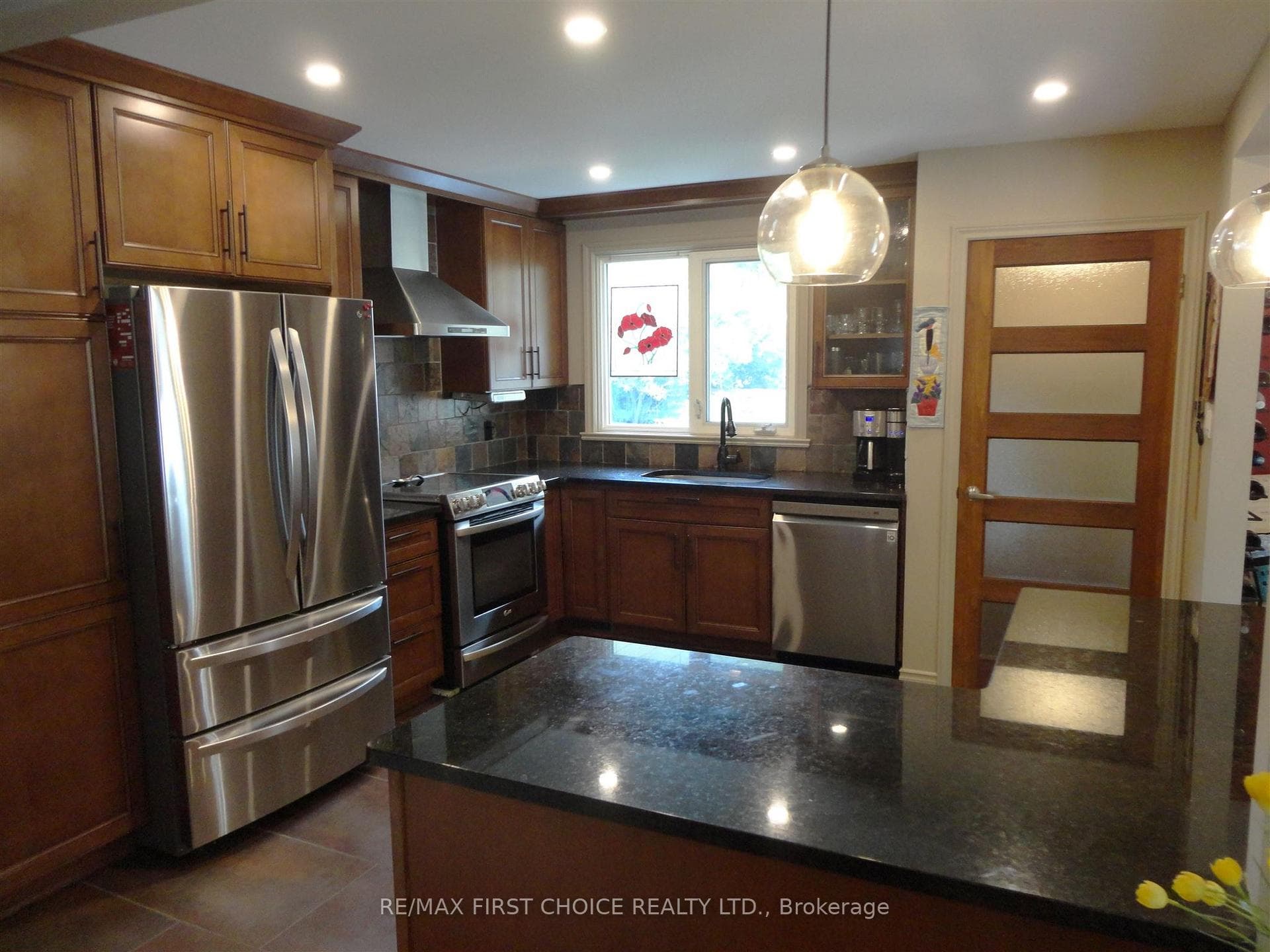 288 Fairbank Place photo 5