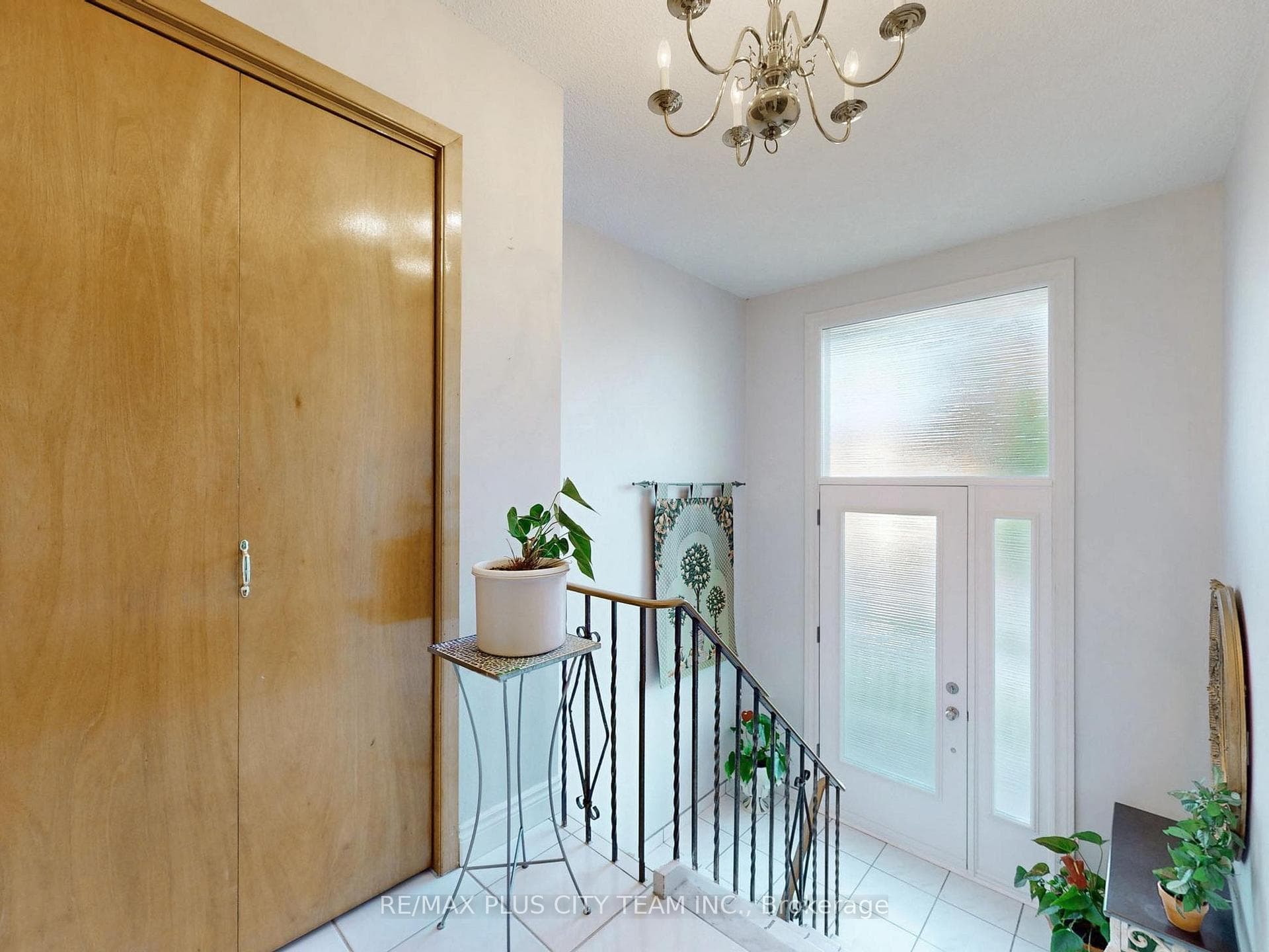 5 Snowhill Crescent photo 3