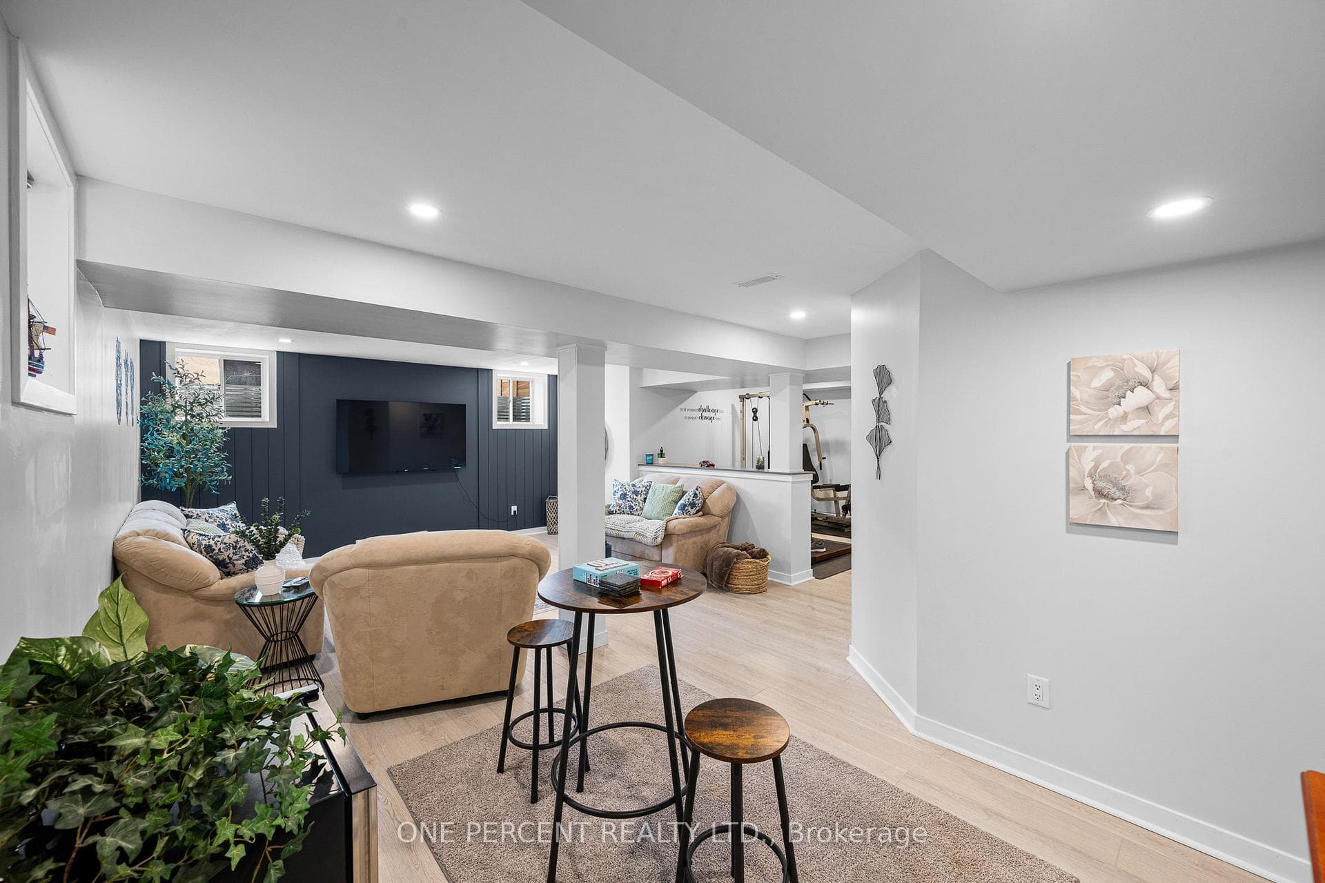 1002 Showman Street photo 40