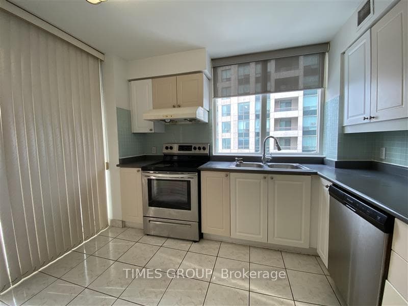 256 Doris Avenue Unit 2010 photo 2