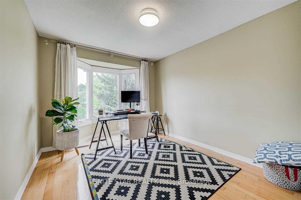 3203 Dovetail Mews photo 36