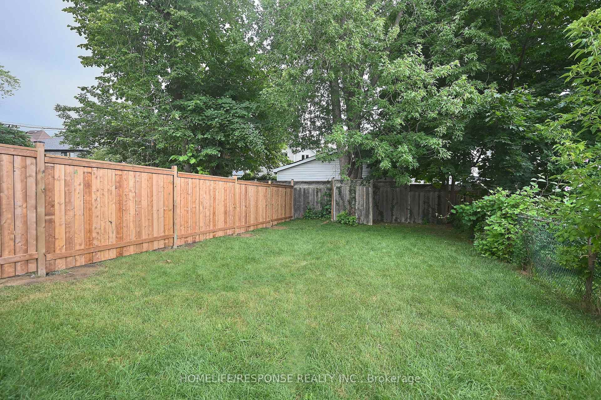 17A PINE Avenue photo 40