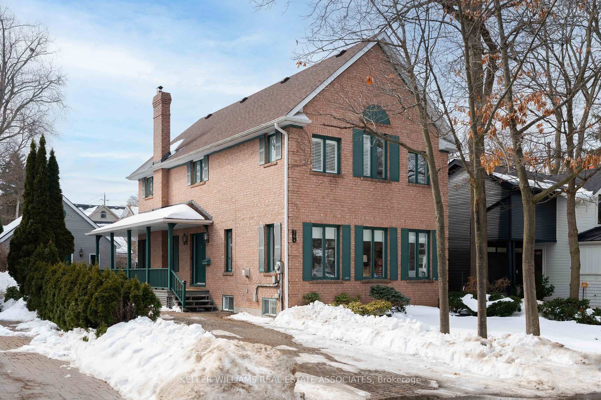 164 Allan Street photo 2