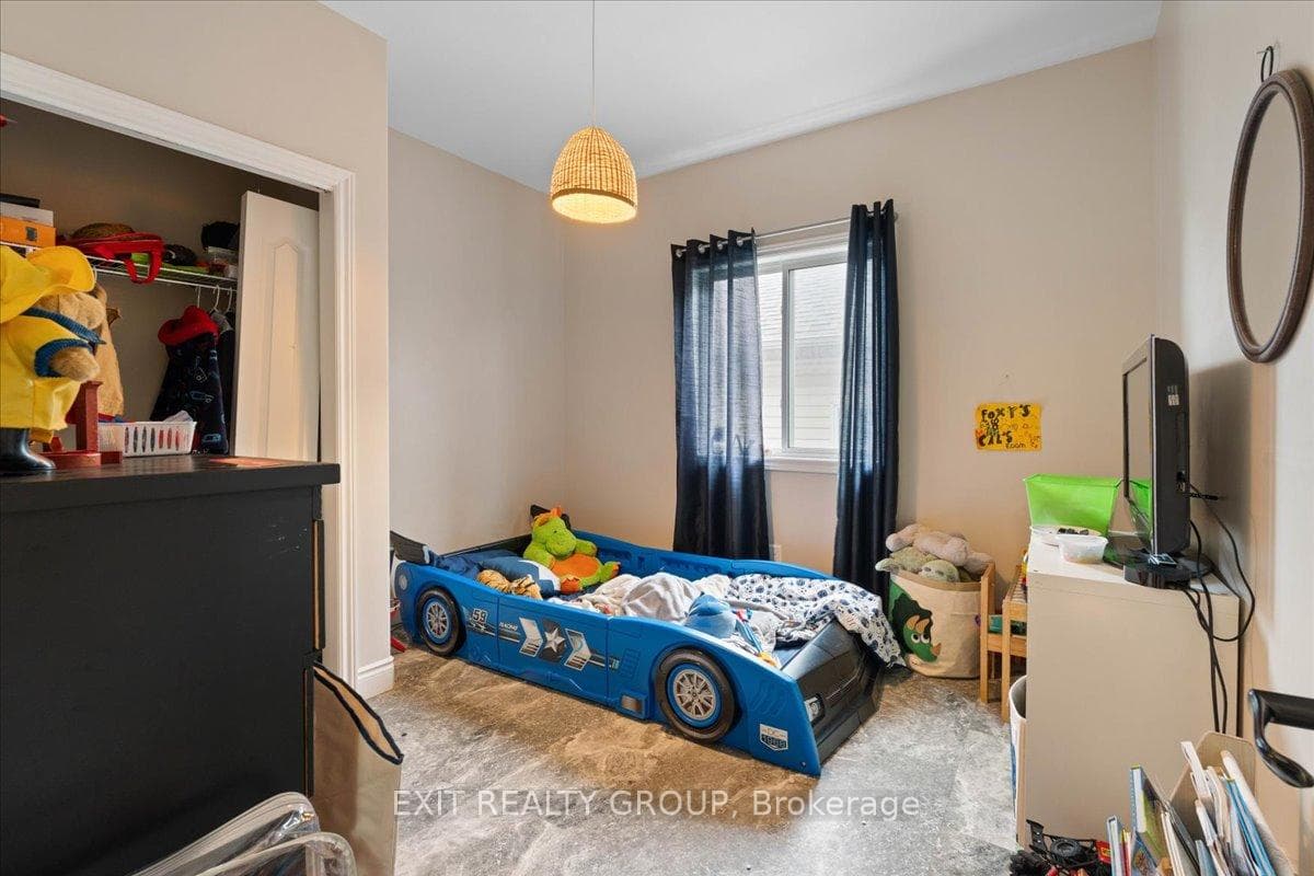 35 Ledgerock Court photo 23
