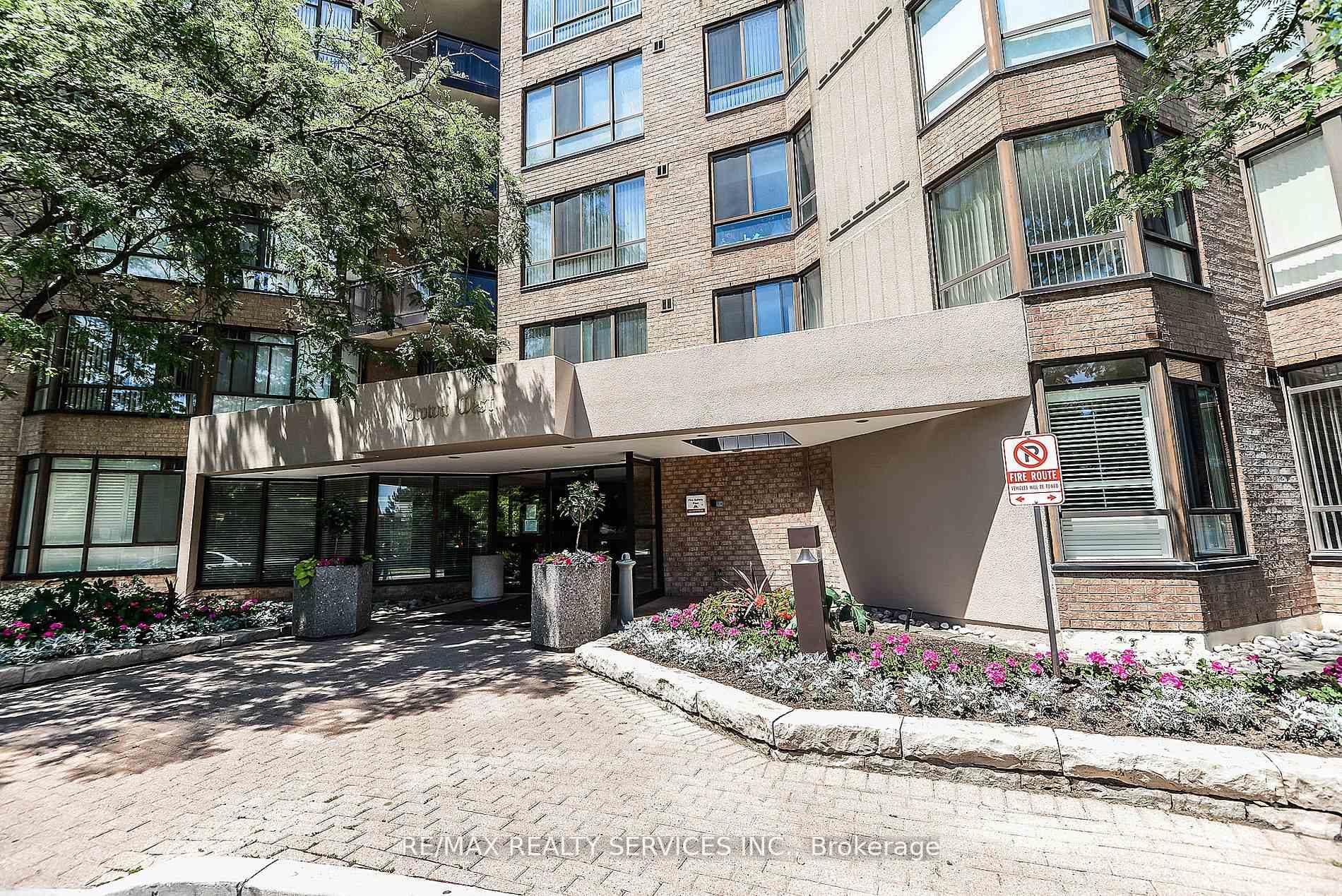 20 Cherrytree Drive Unit 411 photo 3