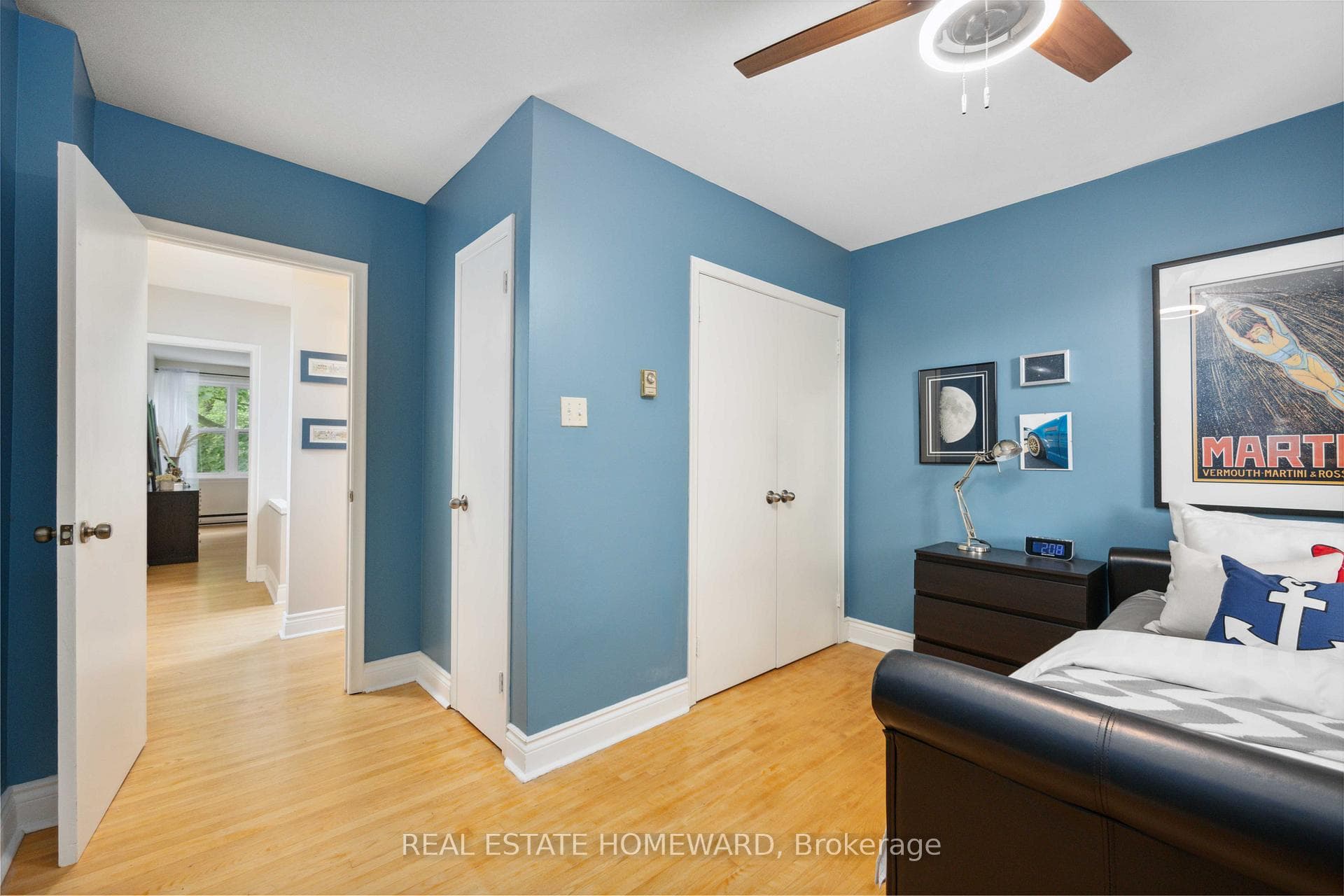 2nd bedroom