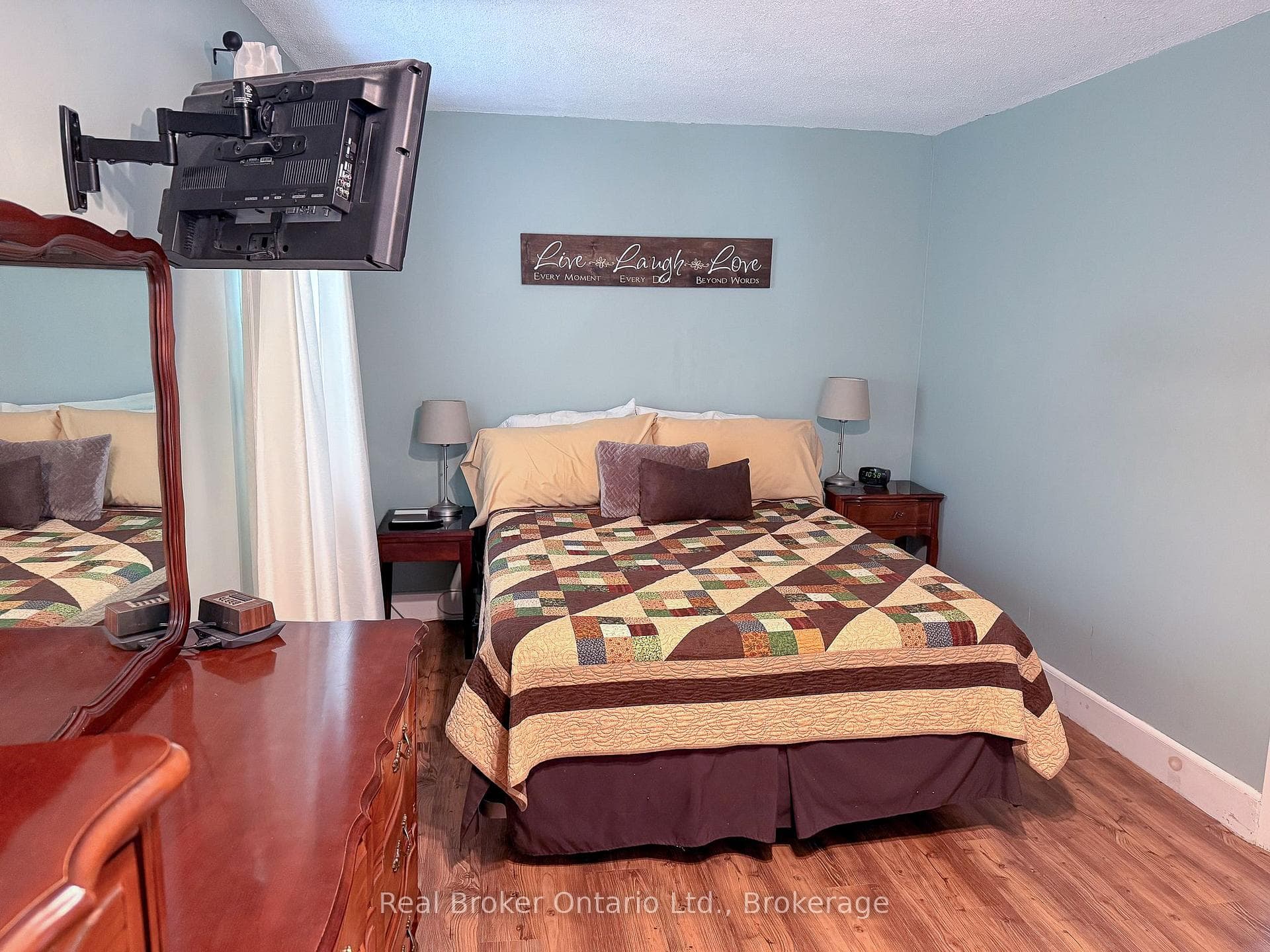 12 Spencer Street photo 14
