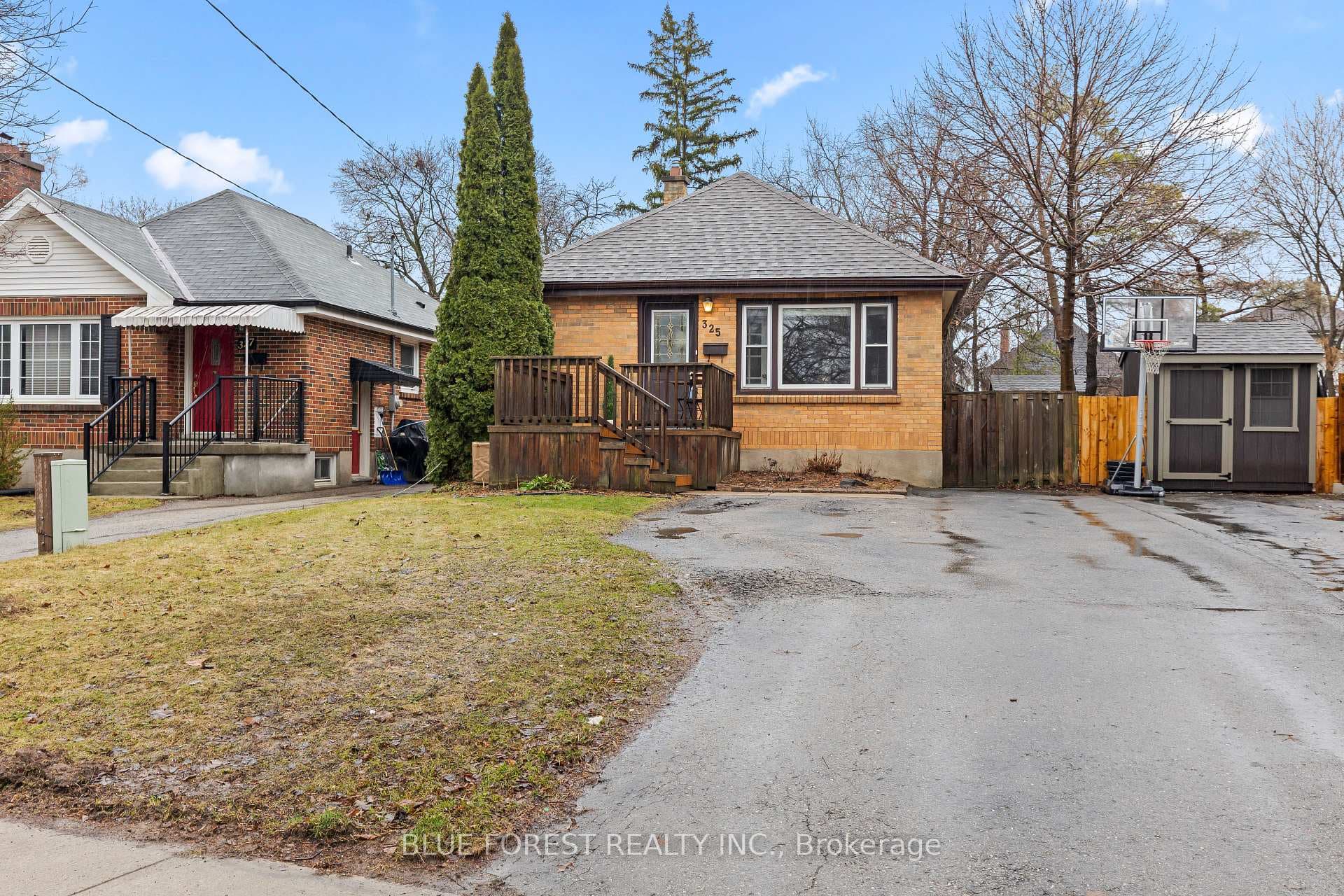 325 Emery Street photo 2