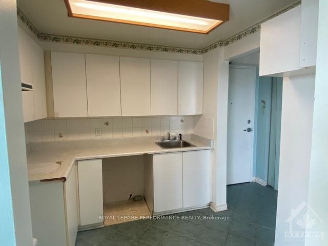 1440 HERON Road Unit 608 photo 16