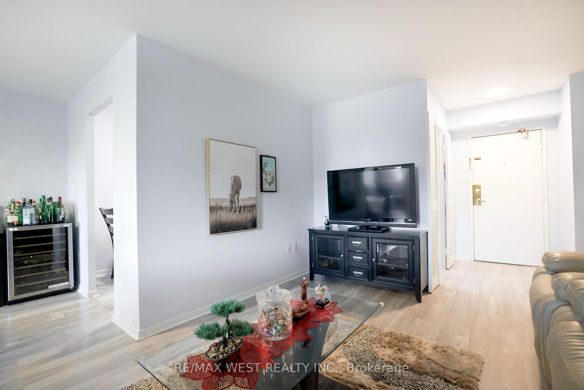 75 Emmett Avenue Unit 212 photo 9