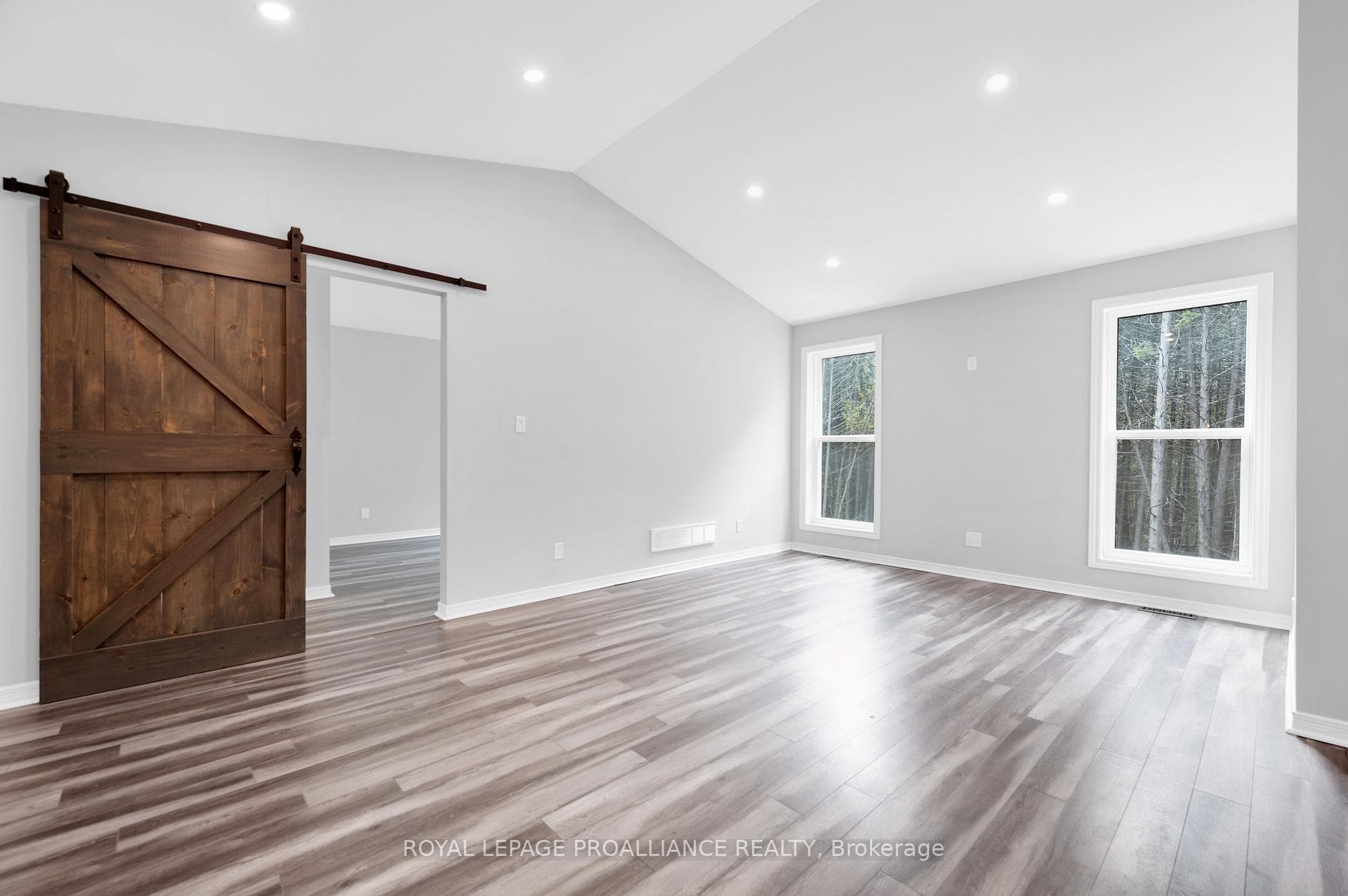 810 Vanderwater Road photo 13