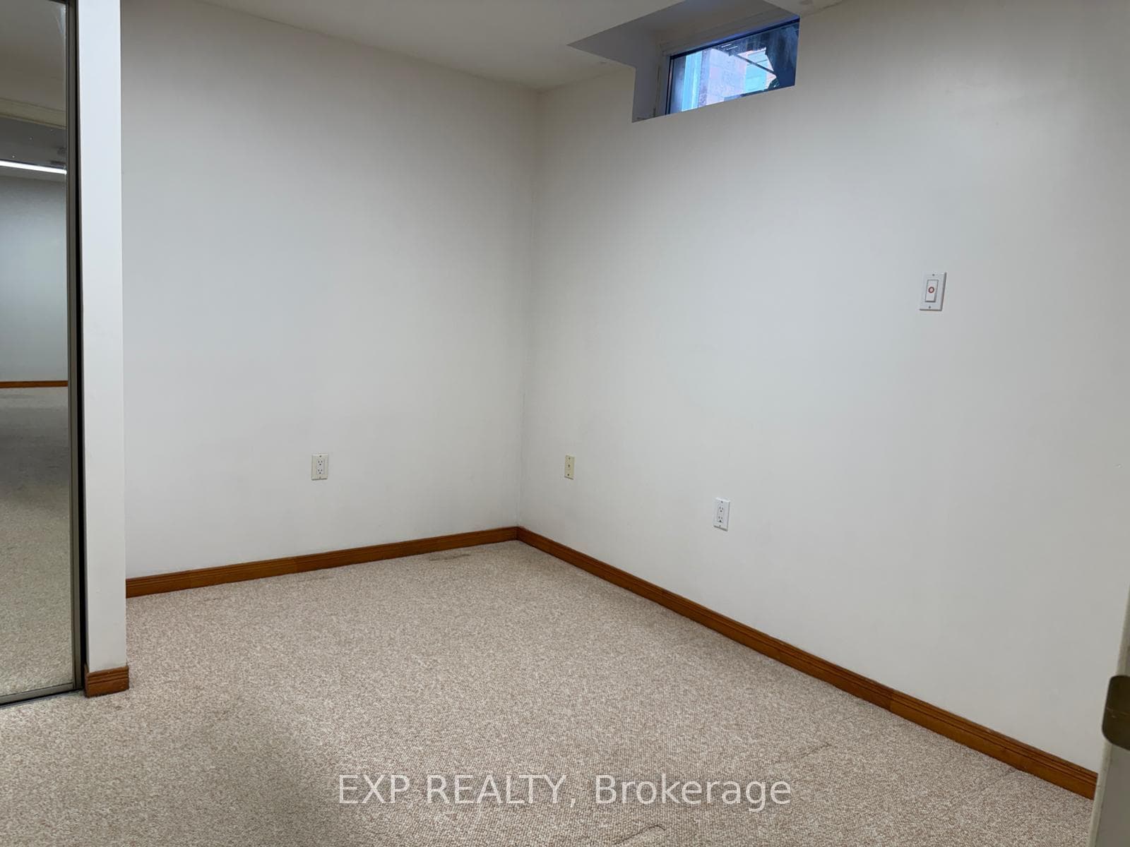 308 Evergreen Crescent Unit Basement photo 5