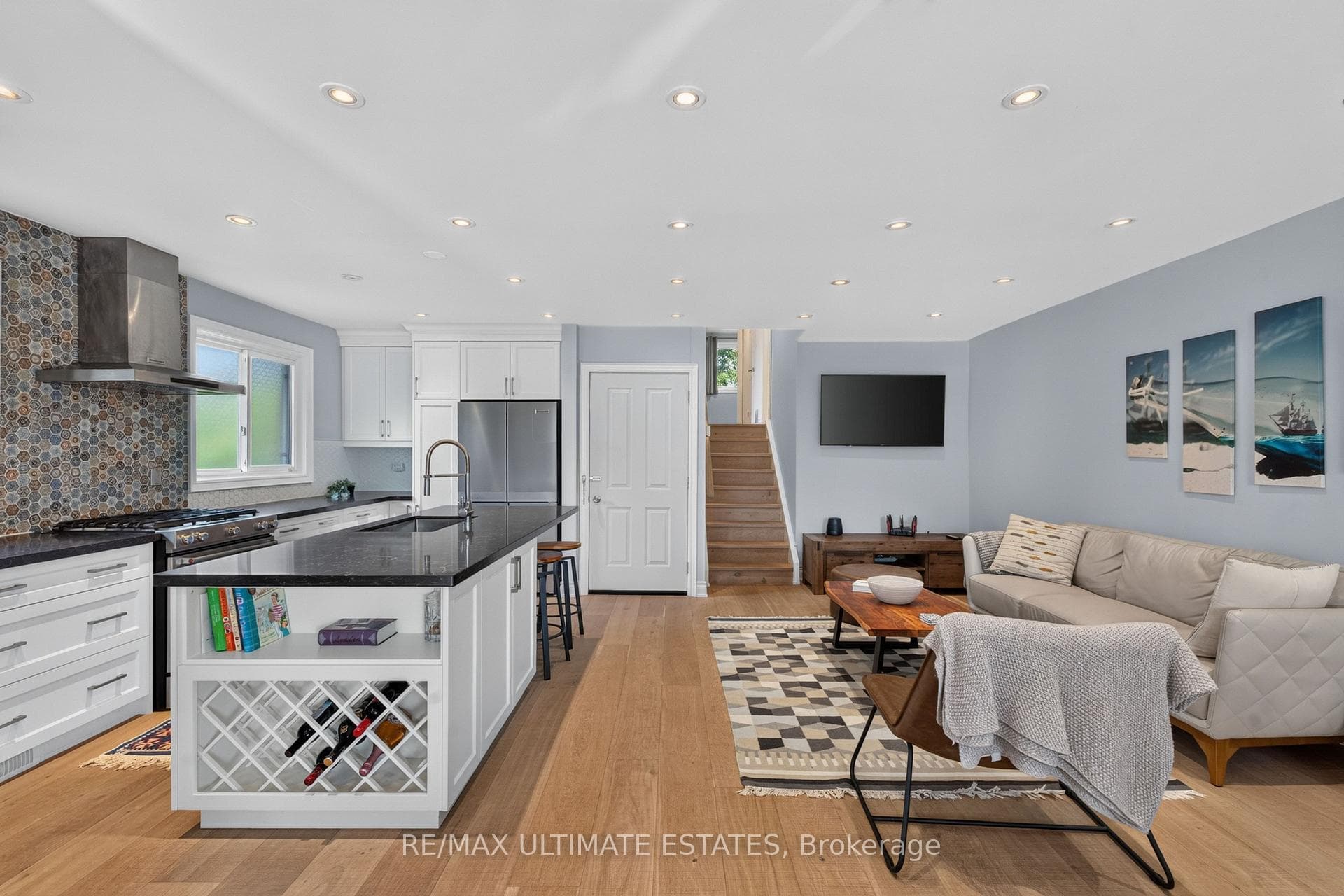 325 Goldenwood Road photo 11