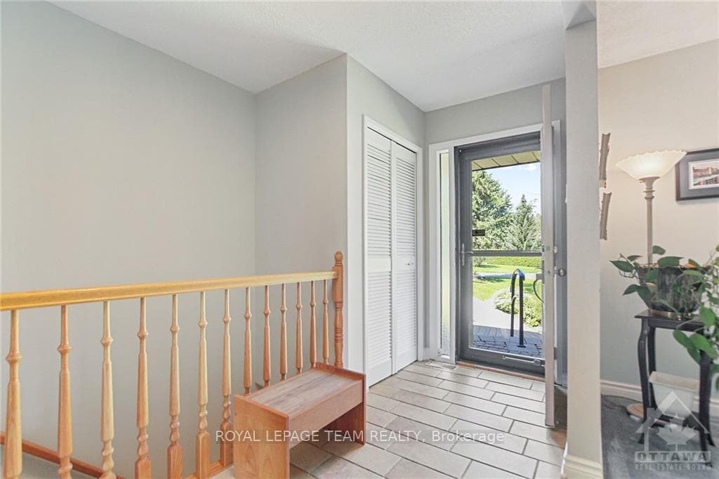 62 BANTING Way photo 7
