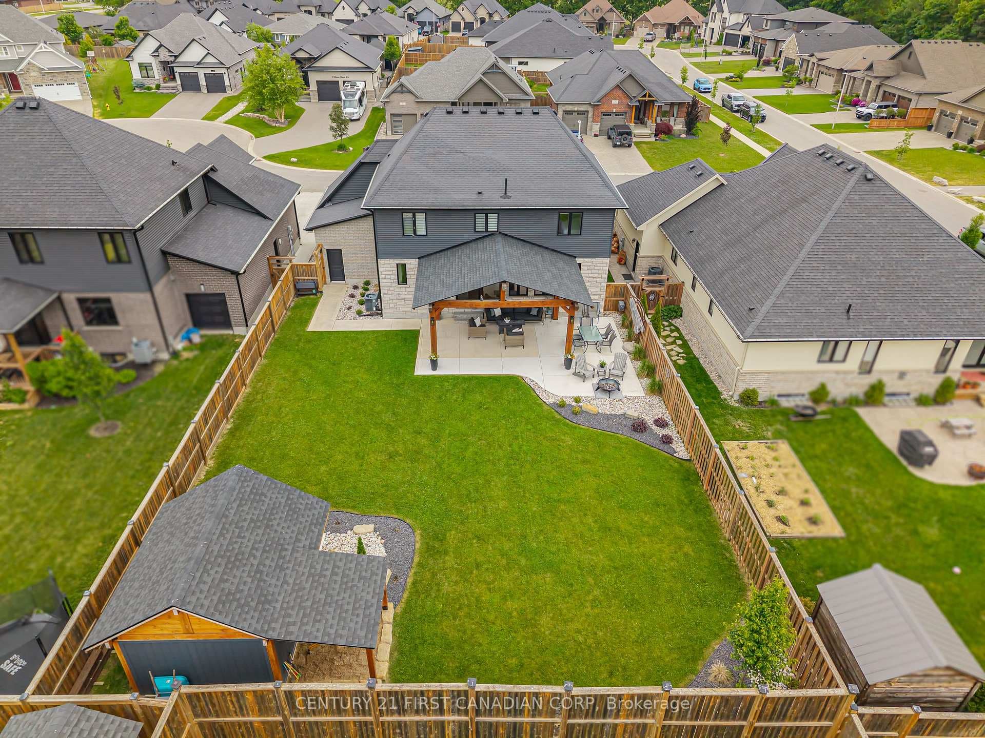 8 Oscar Davis Court photo 45