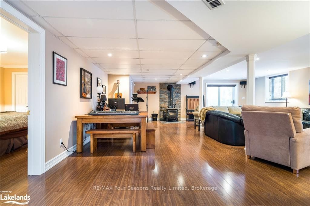 634086 63 Road photo 23