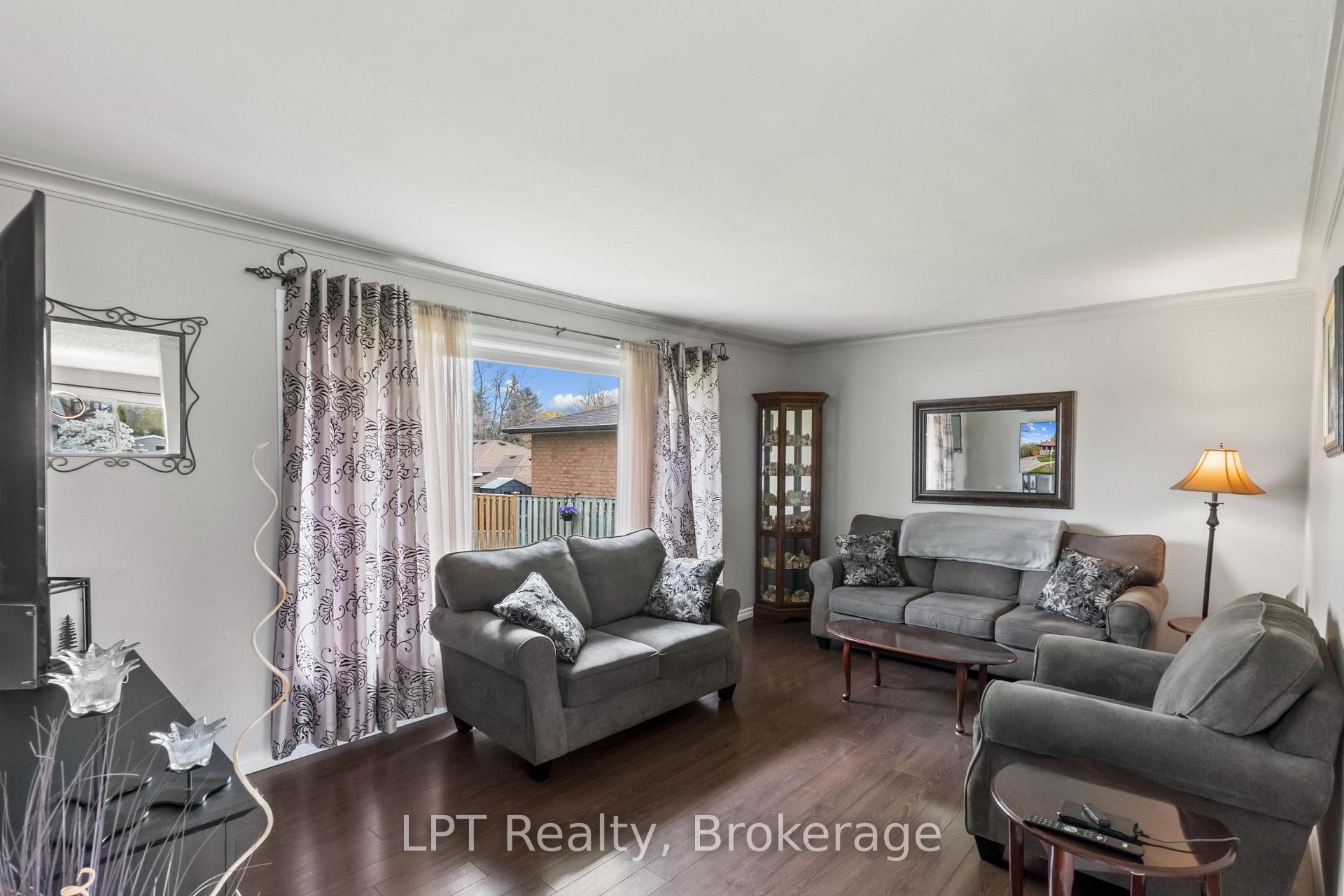 519 Rosmere Street photo 8