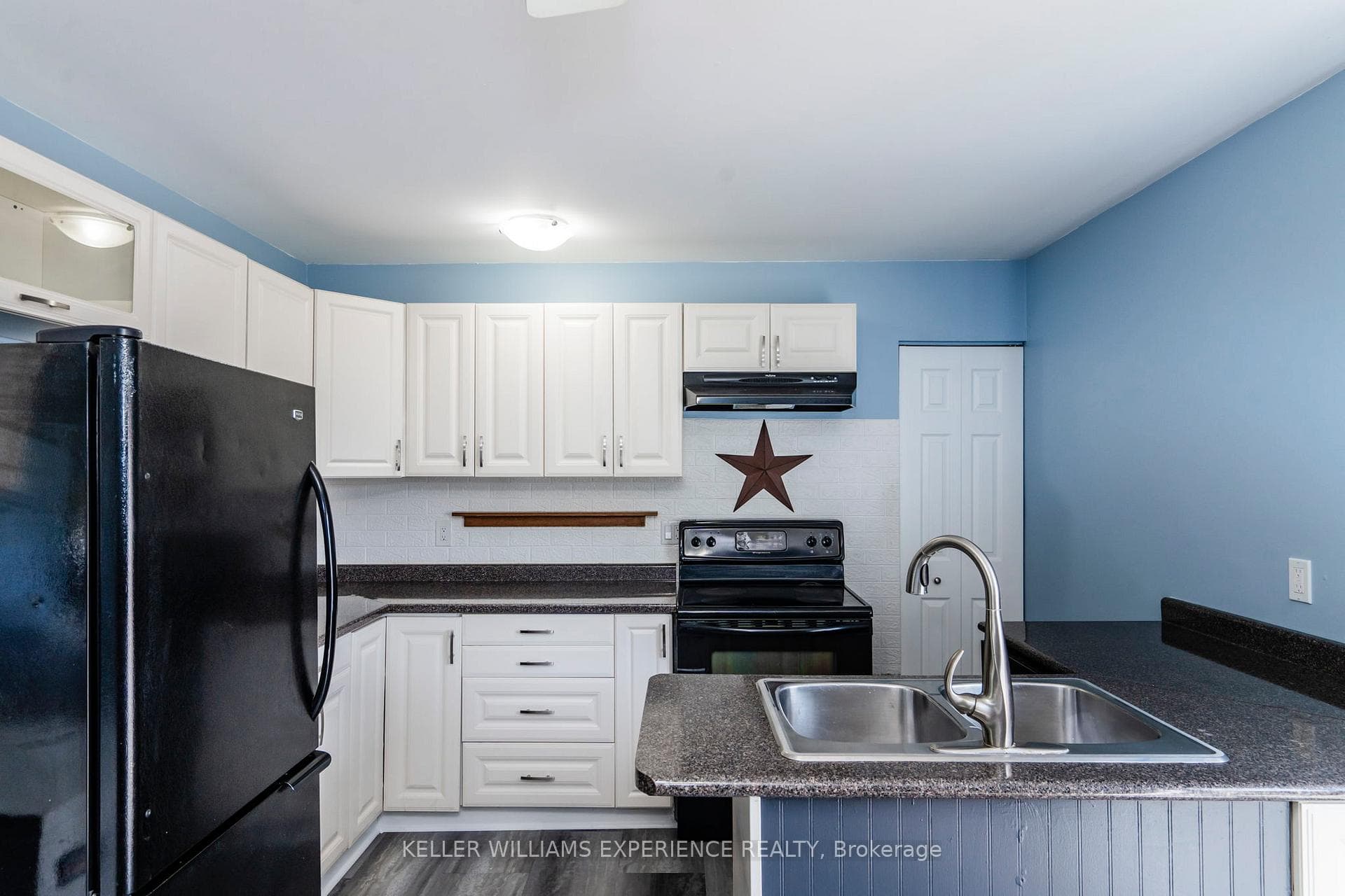 325 Assiniboia Street photo 8